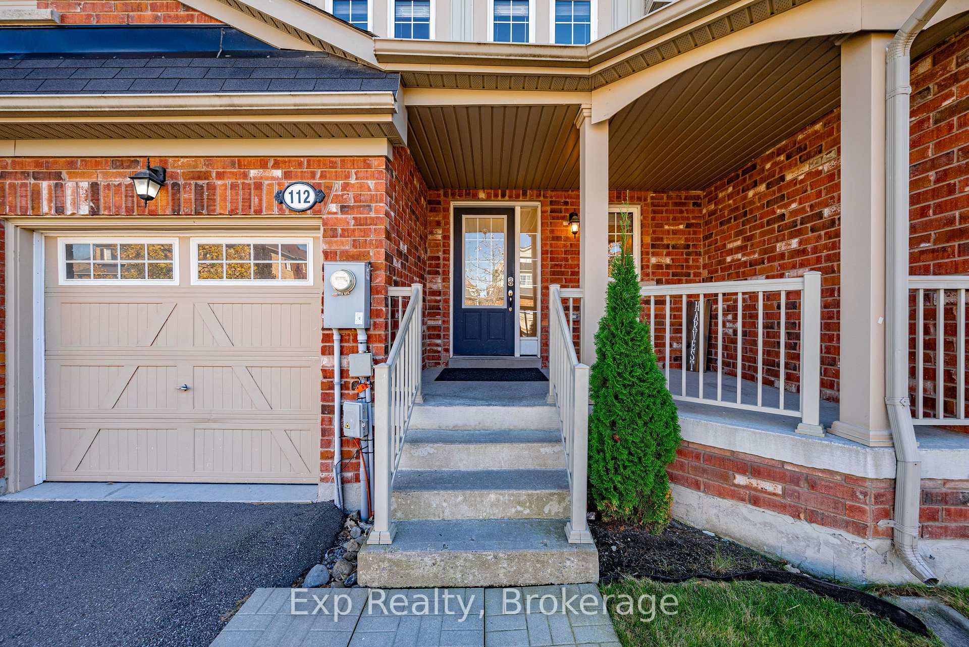 Photo 4 of 112 Richard Davies Crescent, Clarington, Bowmanville — HOMEH