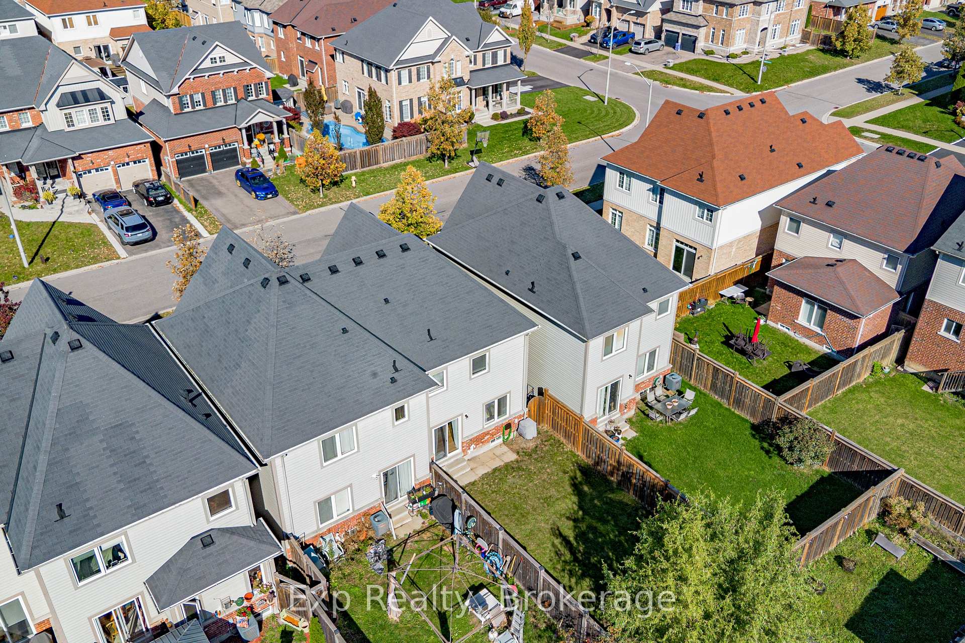 Photo 5 of 112 Richard Davies Crescent, Clarington, Bowmanville — HOMEH