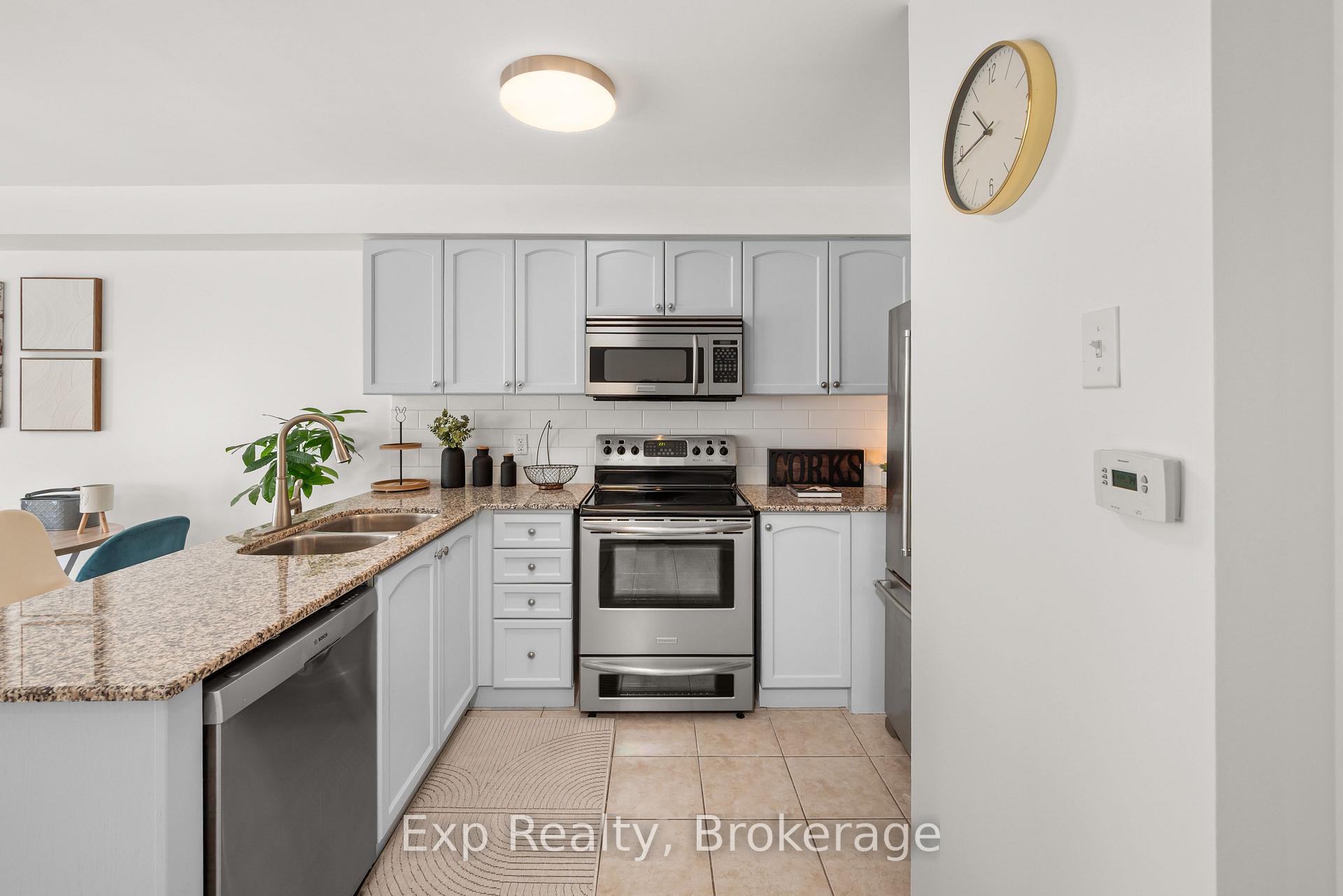 Photo 8 of 112 Richard Davies Crescent, Clarington, Bowmanville — HOMEH