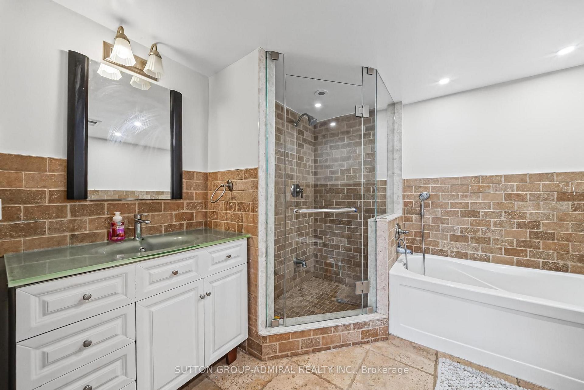 Photo 27 of Unit 1209, 7460 Bathurst Street, Vaughan, Brownridge — HOMEH
