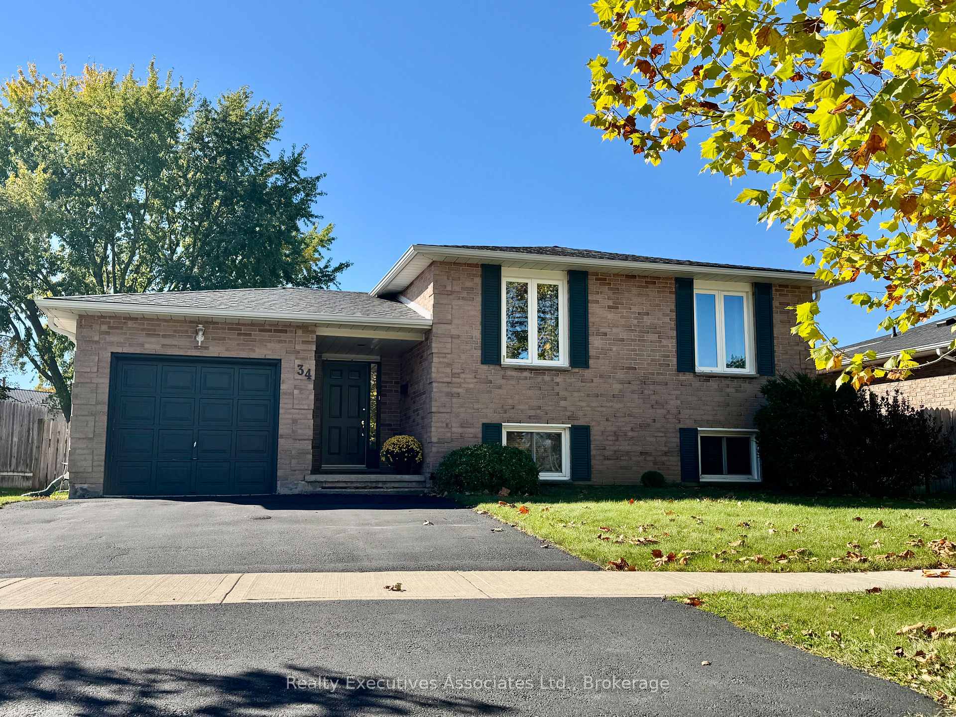 Photo 1 of 34 Gillin Road, Brantford, Brantwood Park — HOMEH