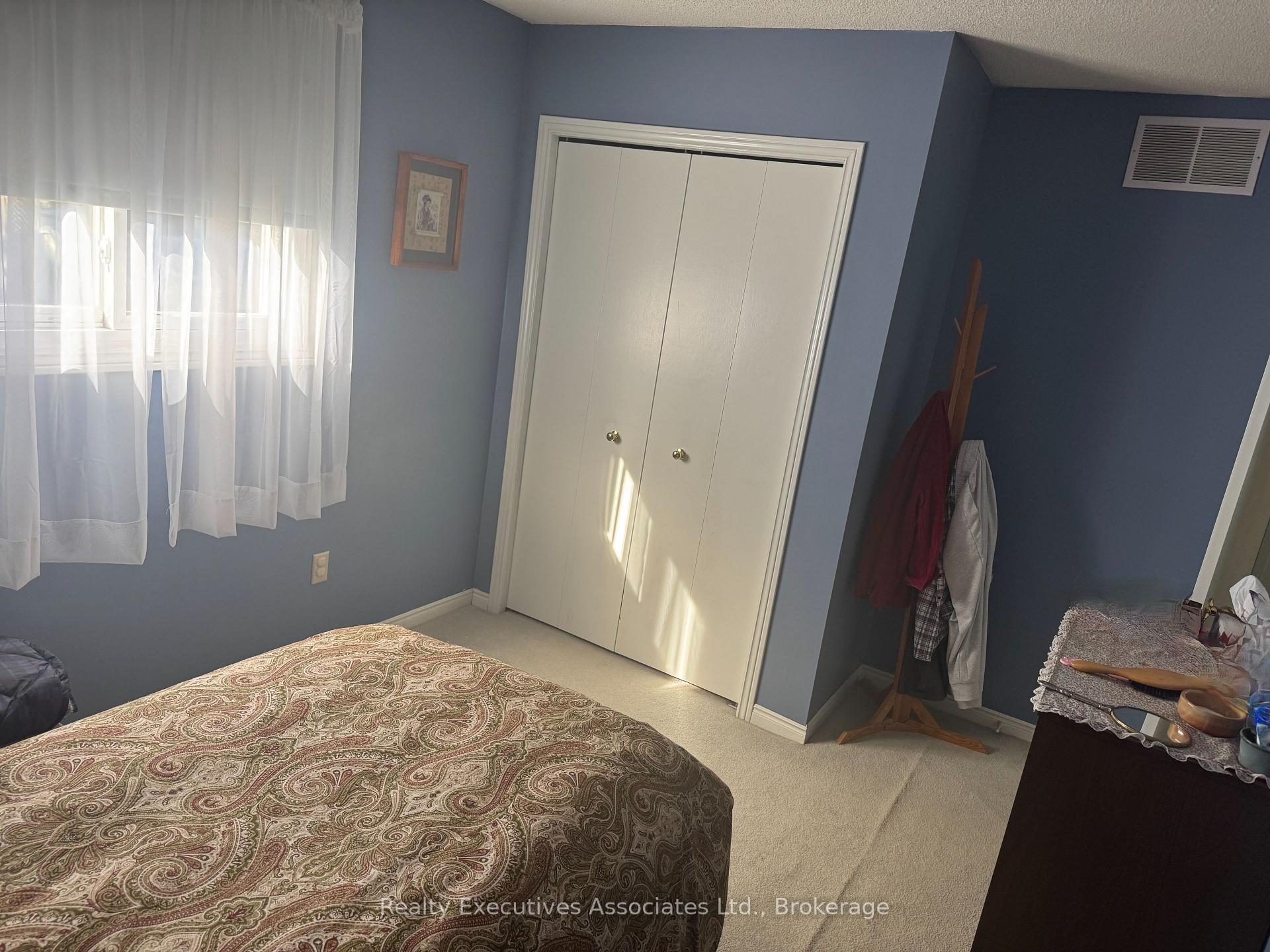 Photo 13 of 34 Gillin Road, Brantford, Brantwood Park — HOMEH