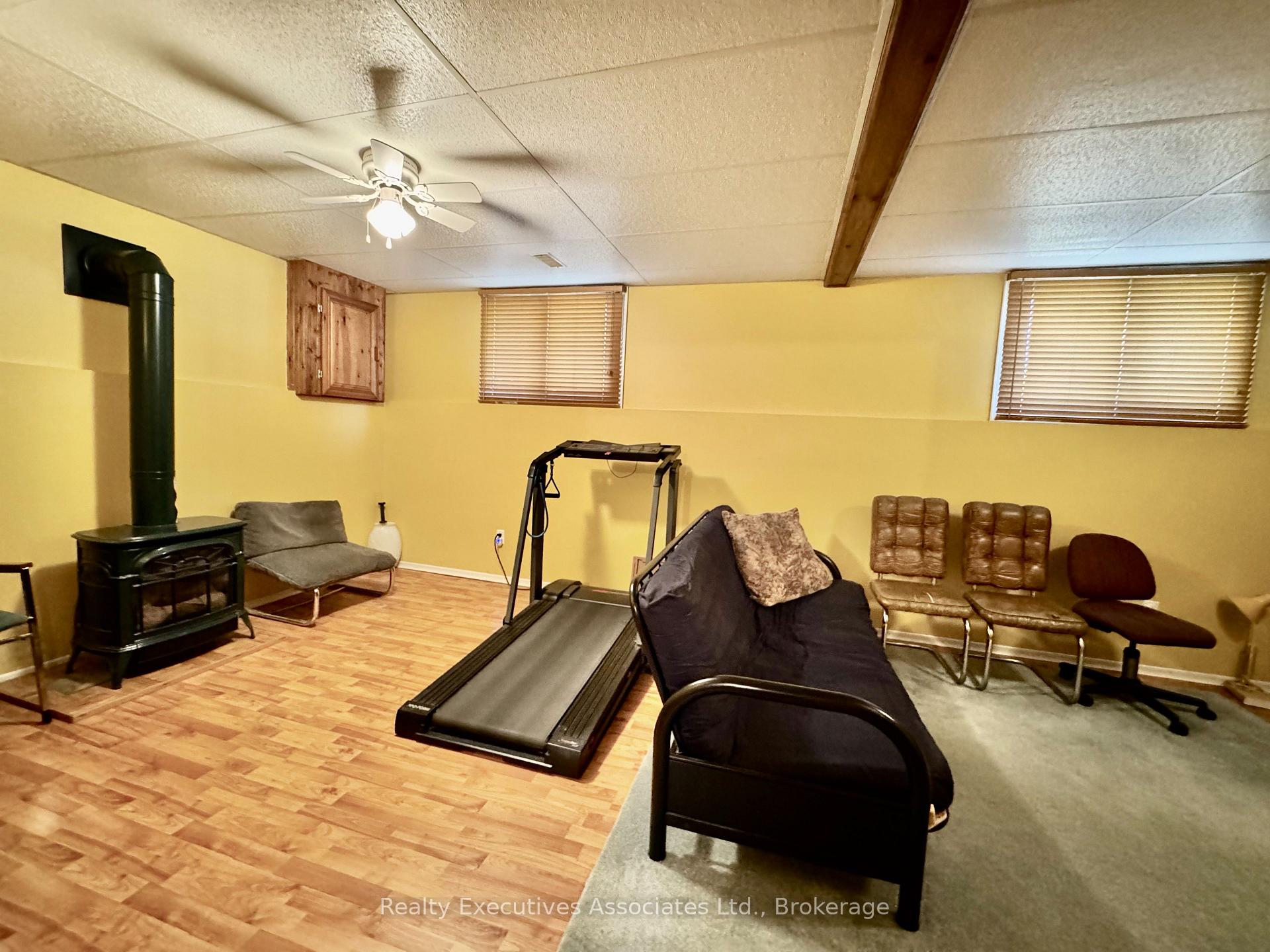Photo 17 of 34 Gillin Road, Brantford, Brantwood Park — HOMEH