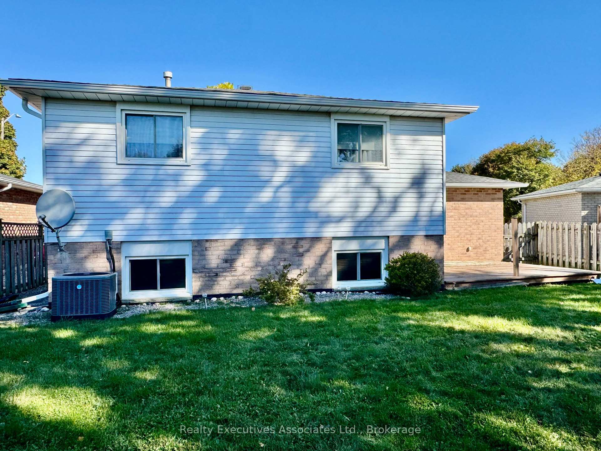 Photo 21 of 34 Gillin Road, Brantford, Brantwood Park — HOMEH