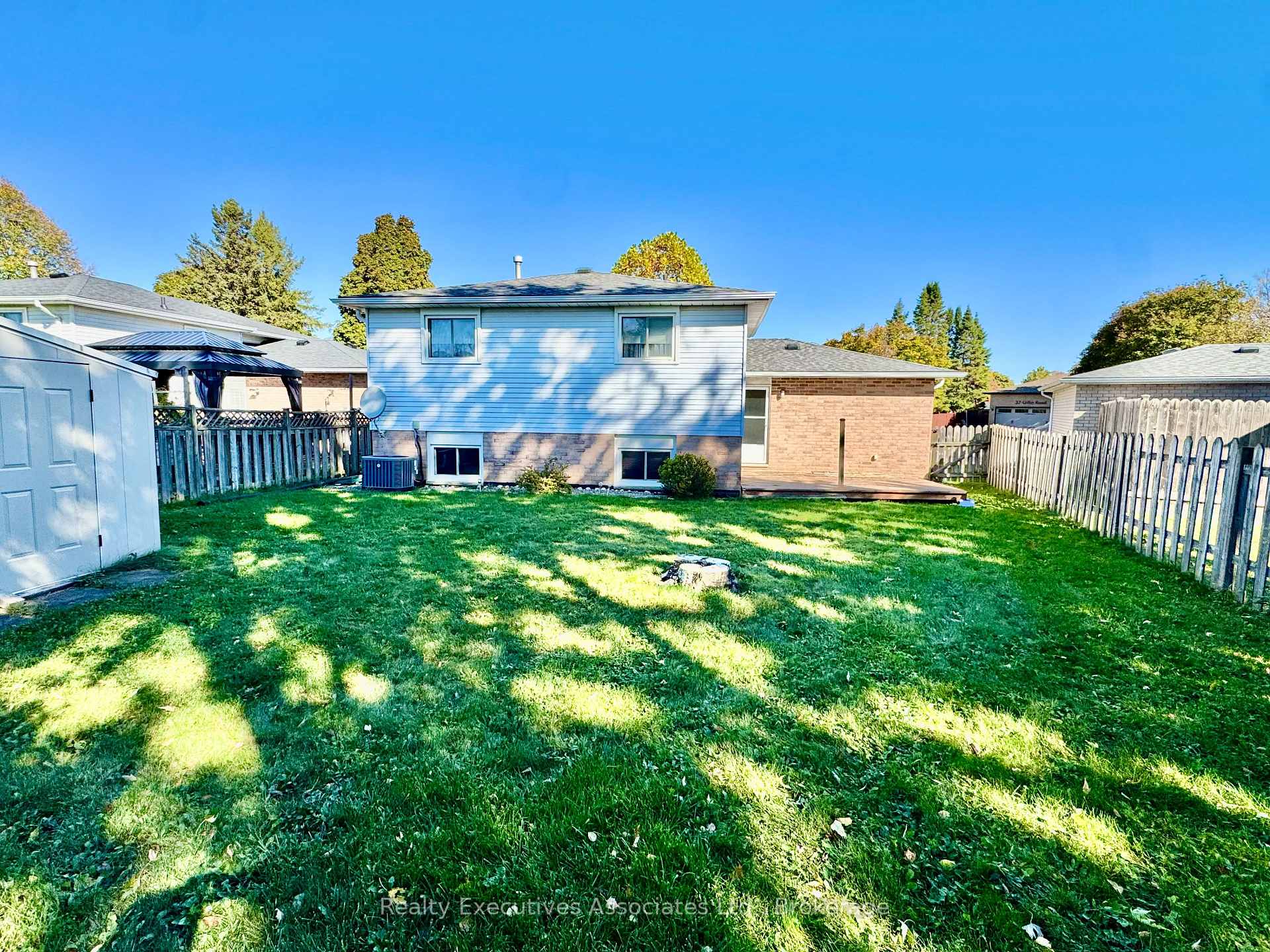 Photo 22 of 34 Gillin Road, Brantford, Brantwood Park — HOMEH