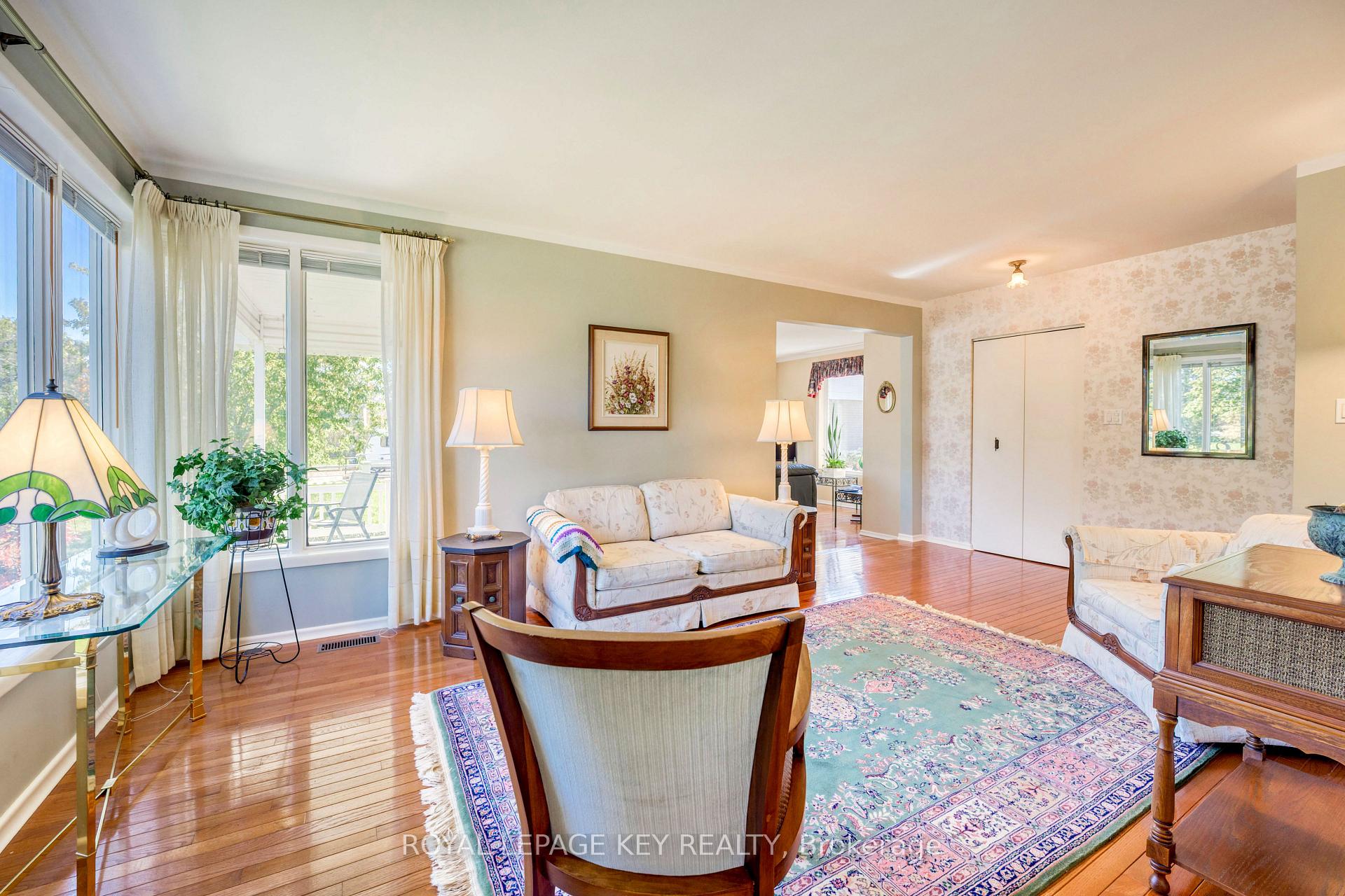 Photo 13 of 997 Hollands Avenue, Sarnia — HOMEH