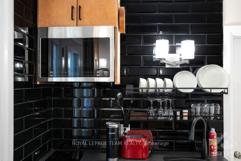 Photo 12 of Unit A, 2219 Melfort Street, Ottawa, Hawthorne Meadows — HOMEH