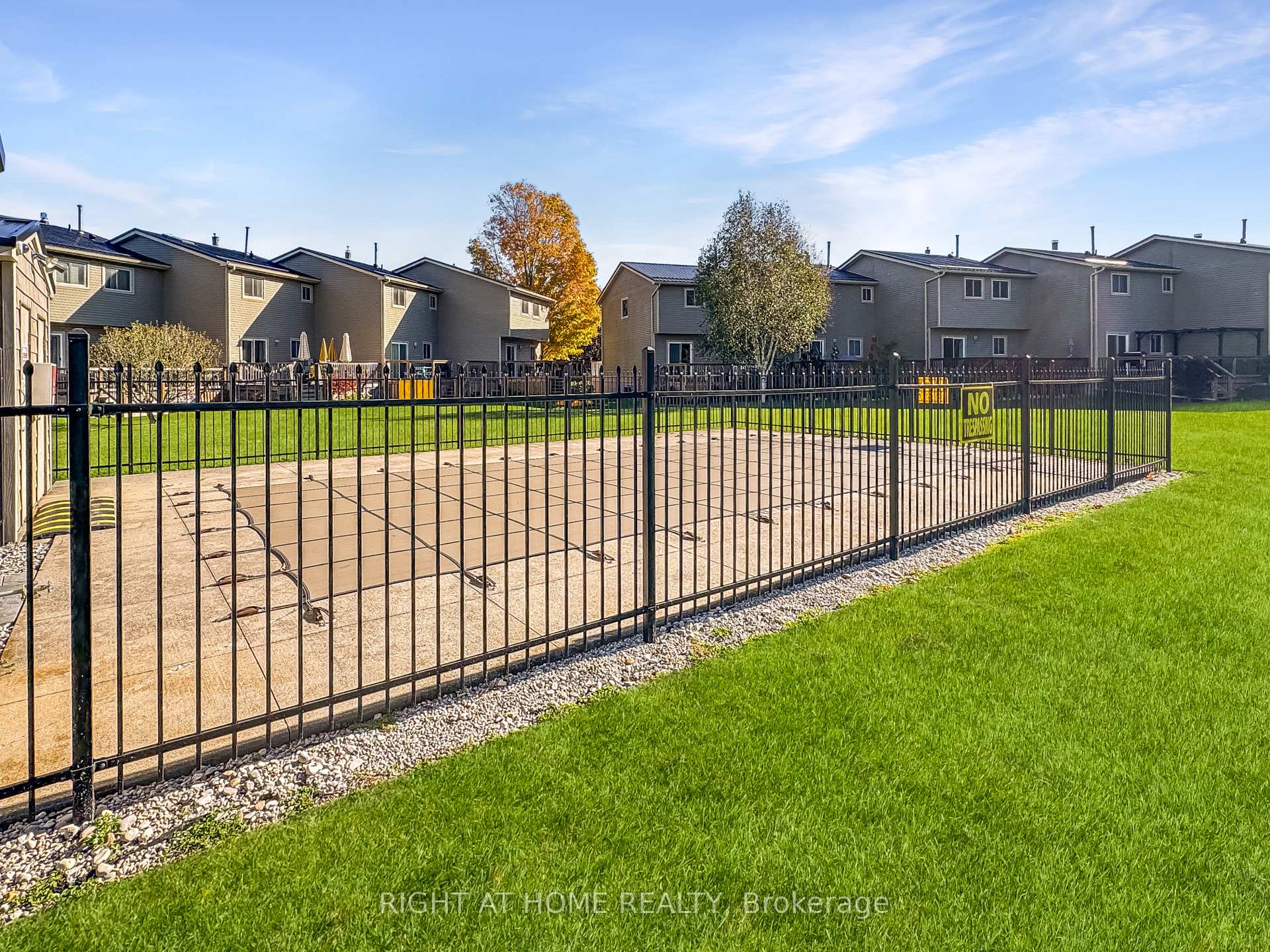Photo 2 of Unit 37, 301 Carlow Road S, Central Elgin, Port Stanley — HOMEH