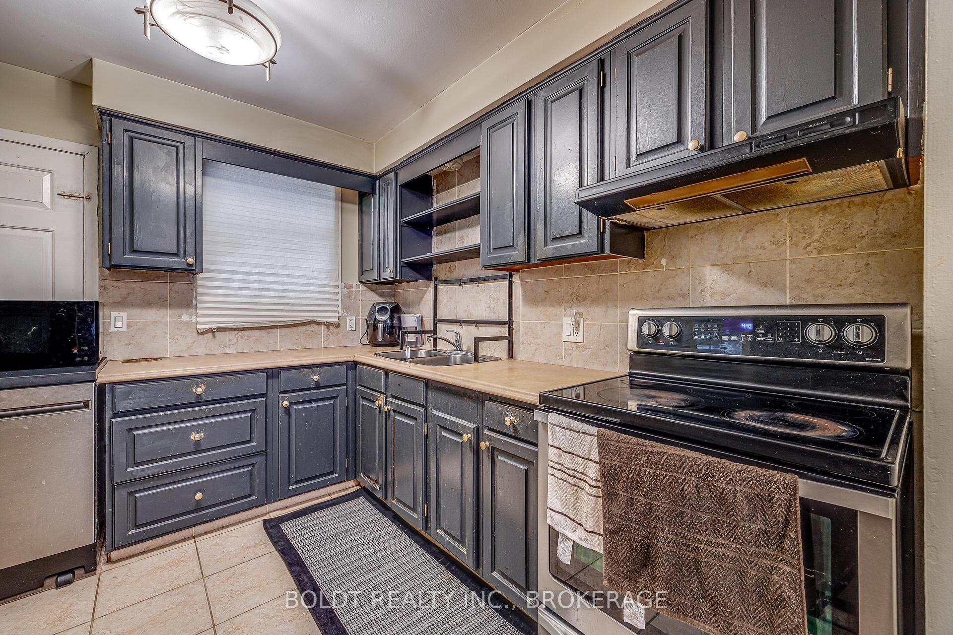 Photo 9 of 26 Leaside Drive, St. Catharines, Carlton/Bunting — HOMEH