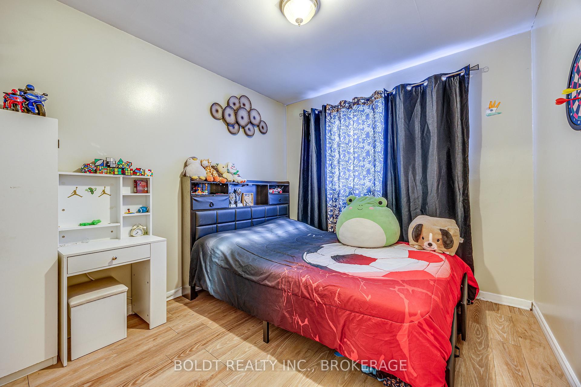 Photo 11 of 26 Leaside Drive, St. Catharines, Carlton/Bunting — HOMEH