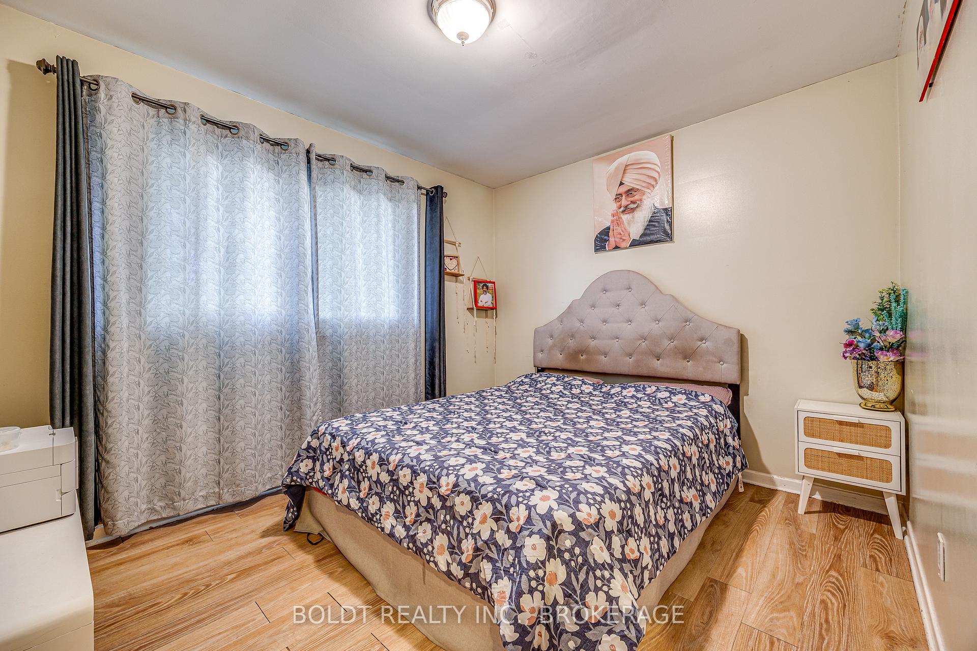 Photo 15 of 26 Leaside Drive, St. Catharines, Carlton/Bunting — HOMEH