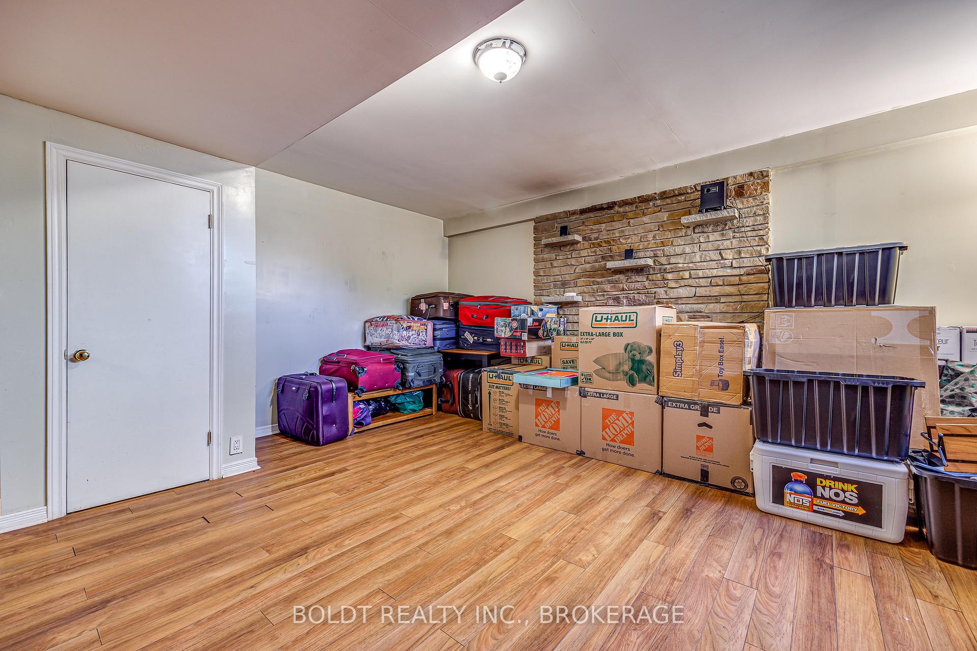 Photo 20 of 26 Leaside Drive, St. Catharines, Carlton/Bunting — HOMEH