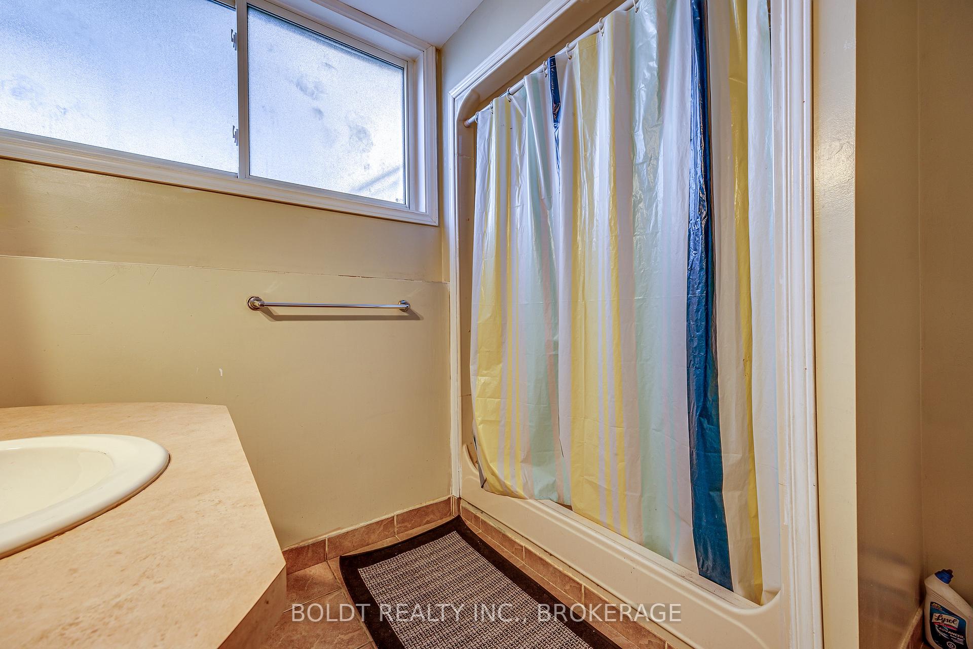 Photo 22 of 26 Leaside Drive, St. Catharines, Carlton/Bunting — HOMEH