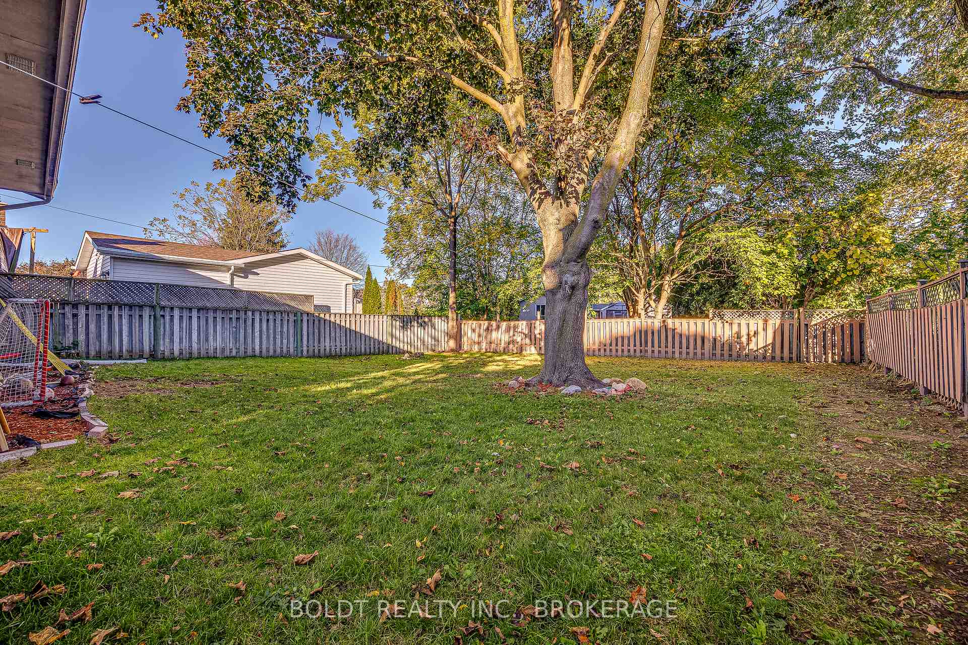 Photo 26 of 26 Leaside Drive, St. Catharines, Carlton/Bunting — HOMEH