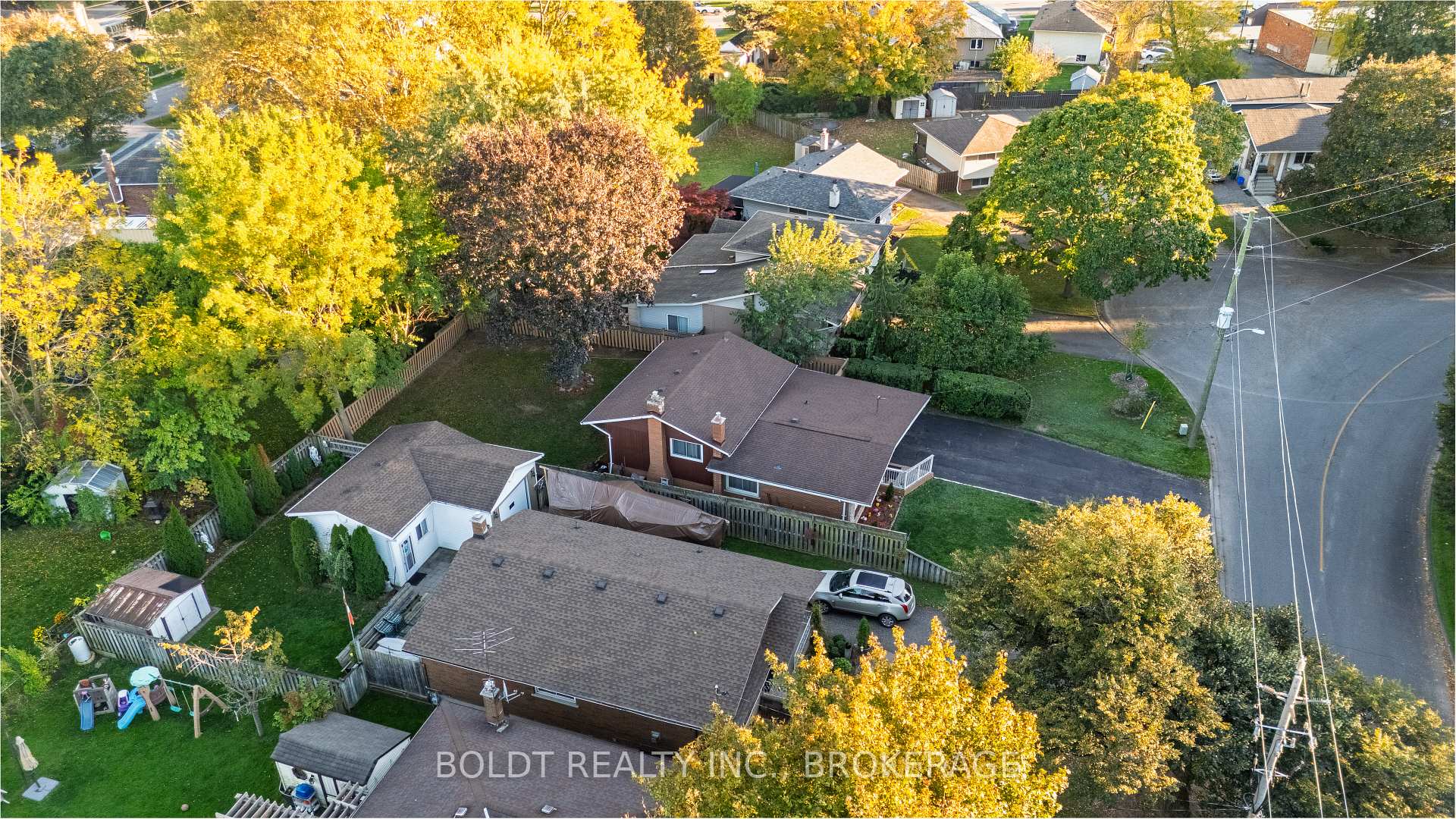 Photo 31 of 26 Leaside Drive, St. Catharines, Carlton/Bunting — HOMEH