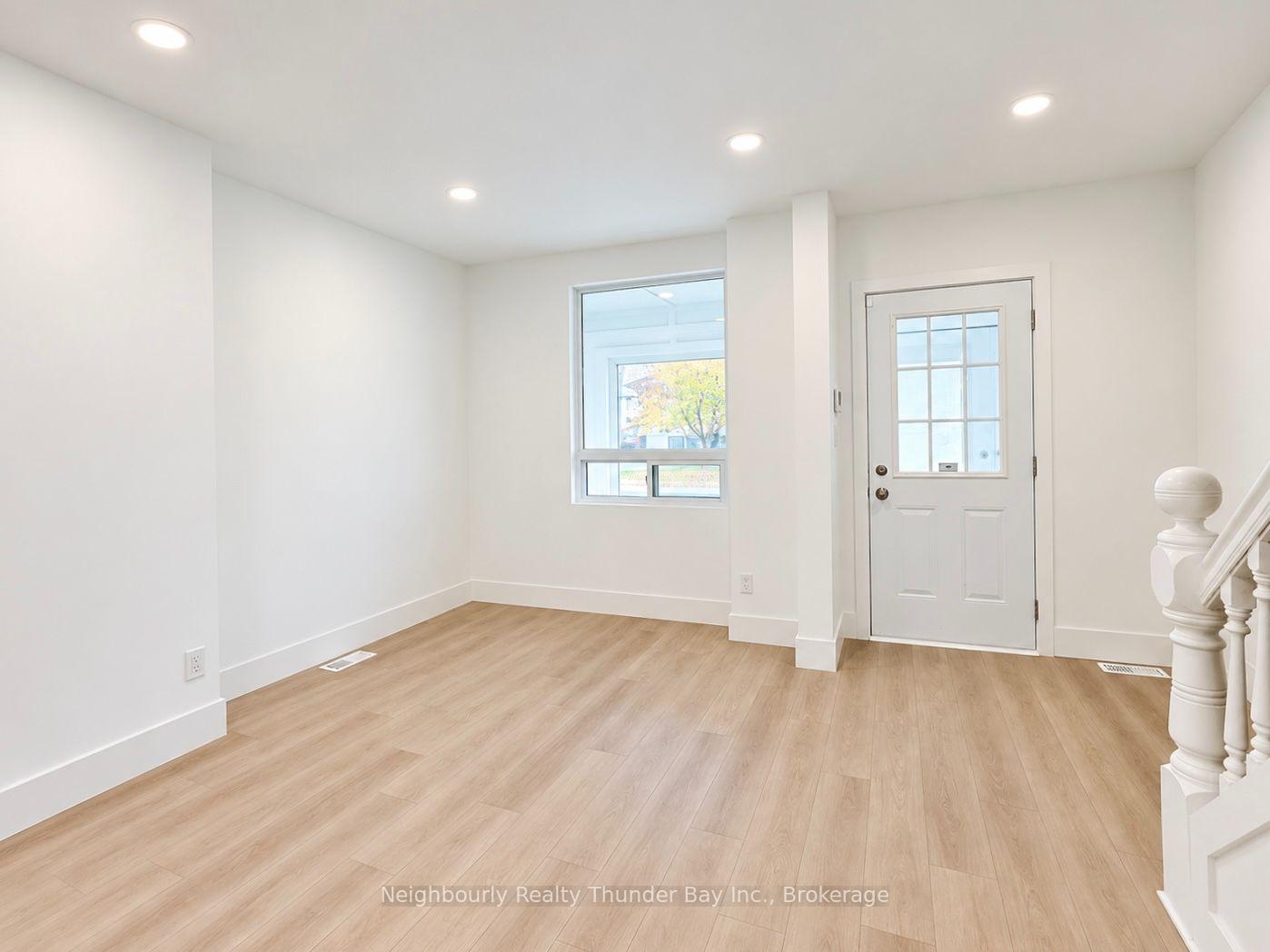 Photo 4 of 219 Secord Street, Thunder Bay, Court / Cumberland — HOMEH
