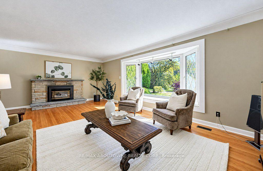 Photo 3 of 3143 South Drive, Burlington, Roseland — HOMEH