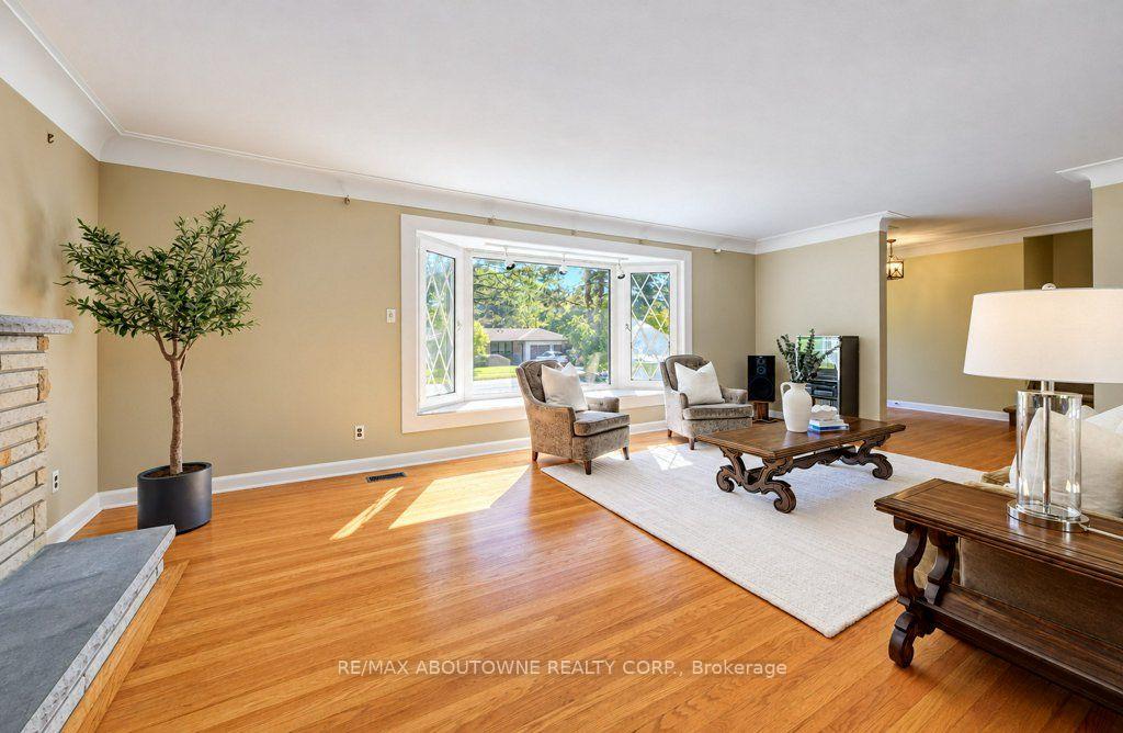 Photo 4 of 3143 South Drive, Burlington, Roseland — HOMEH
