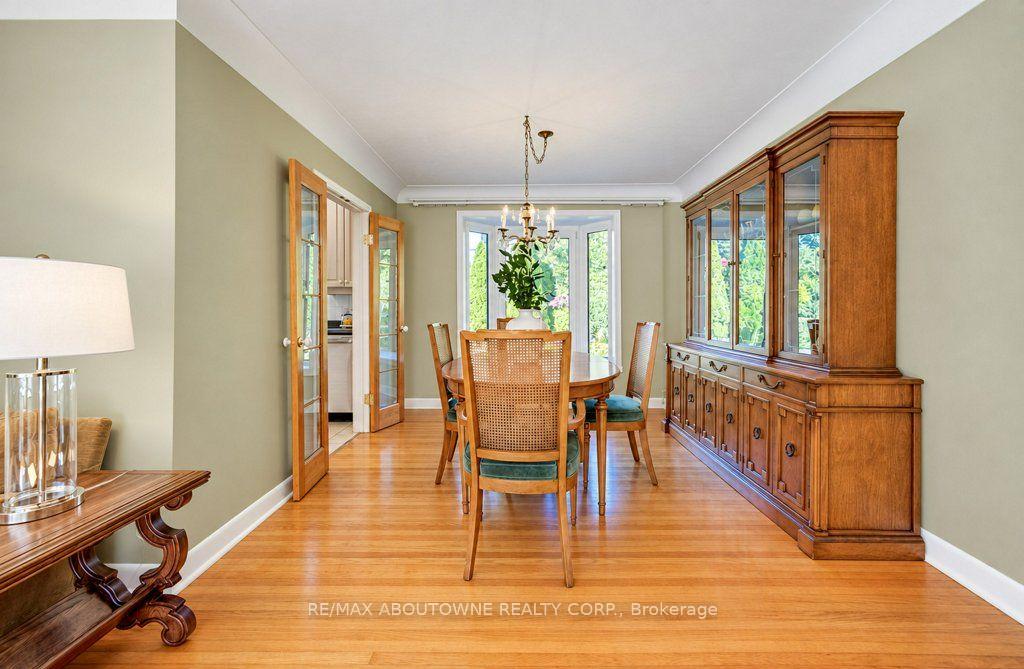 Photo 5 of 3143 South Drive, Burlington, Roseland — HOMEH