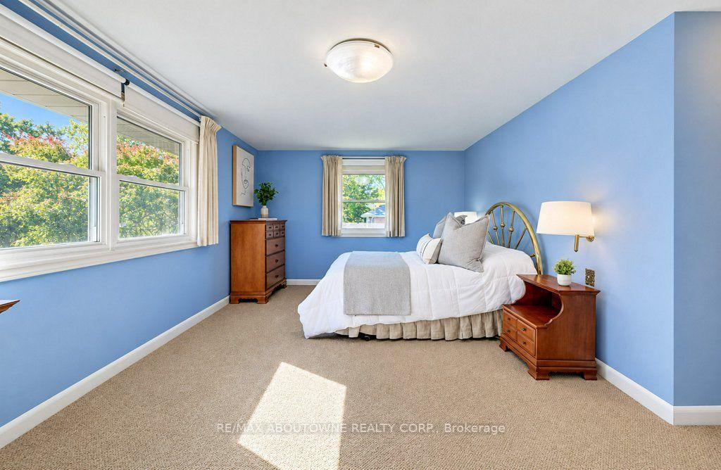 Photo 11 of 3143 South Drive, Burlington, Roseland — HOMEH