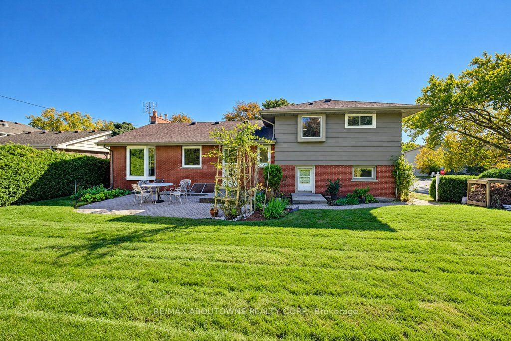 Photo 19 of 3143 South Drive, Burlington, Roseland — HOMEH