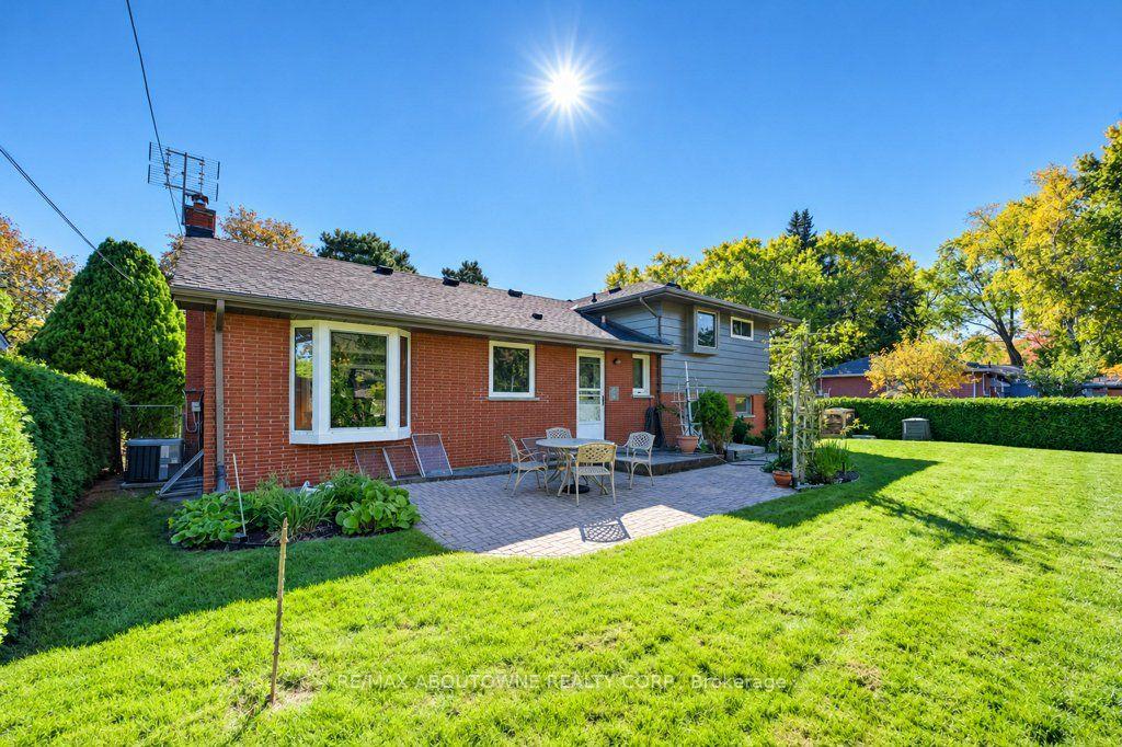 Photo 20 of 3143 South Drive, Burlington, Roseland — HOMEH
