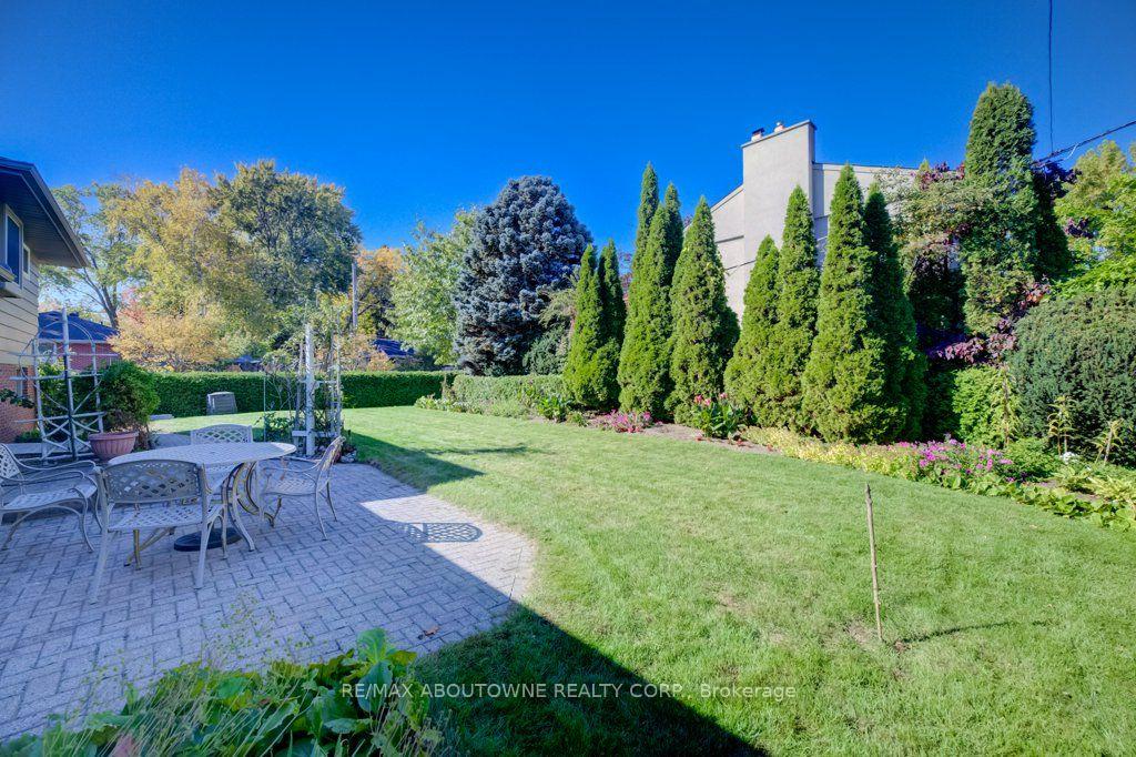 Photo 22 of 3143 South Drive, Burlington, Roseland — HOMEH
