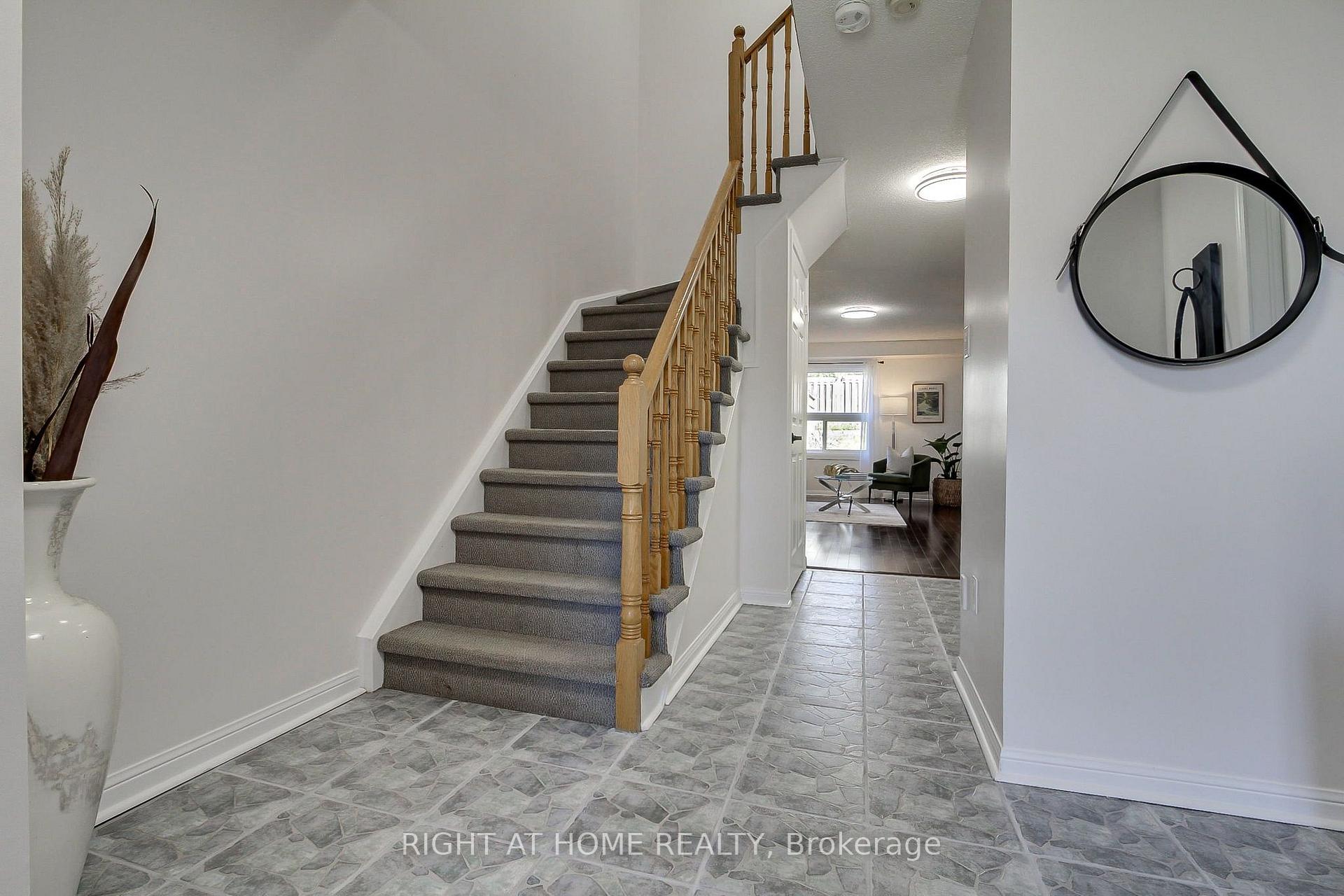 Photo 4 of 371 Ferndale Drive, Barrie, Ardagh — HOMEH