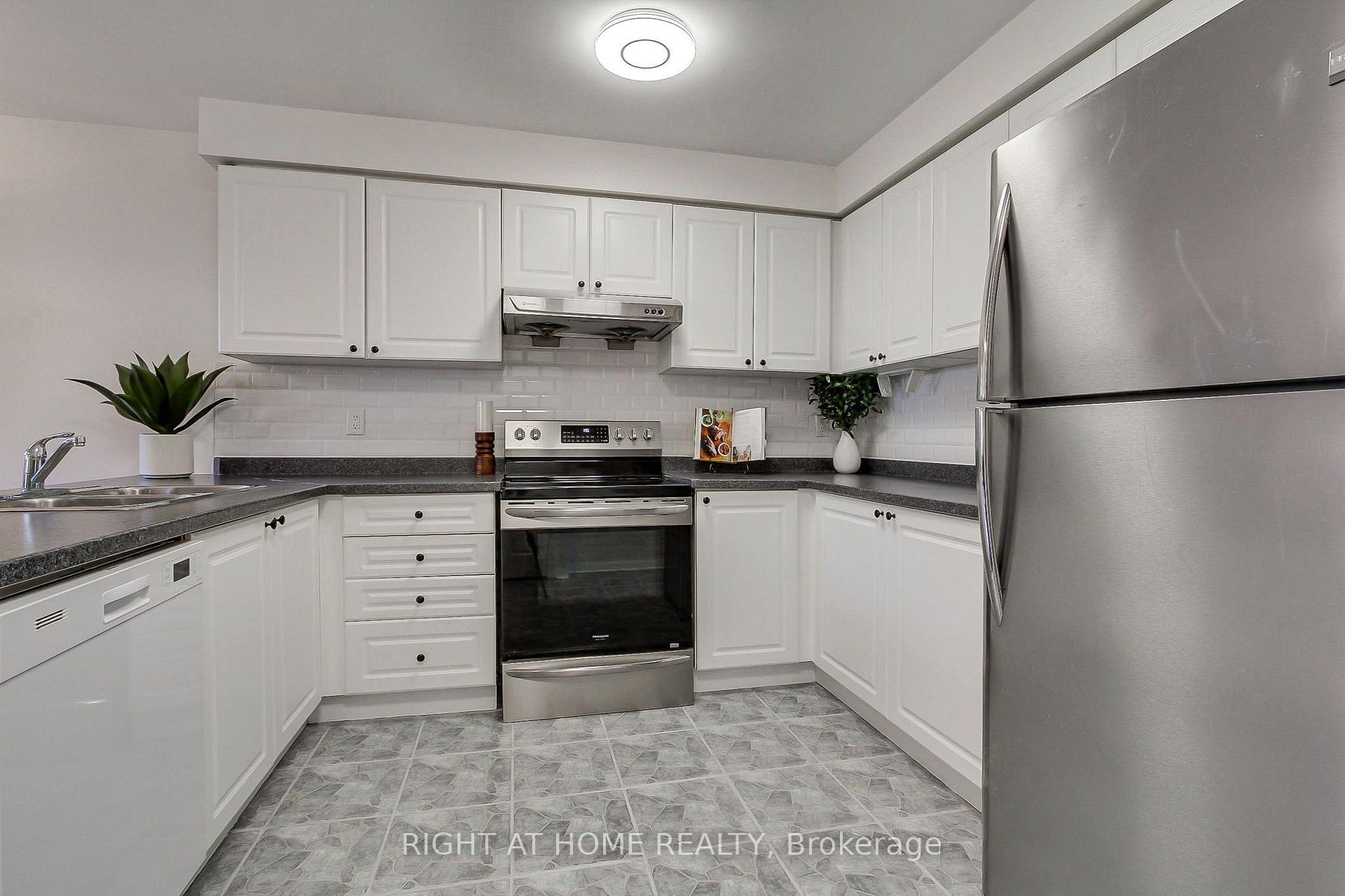 Photo 10 of 371 Ferndale Drive, Barrie, Ardagh — HOMEH