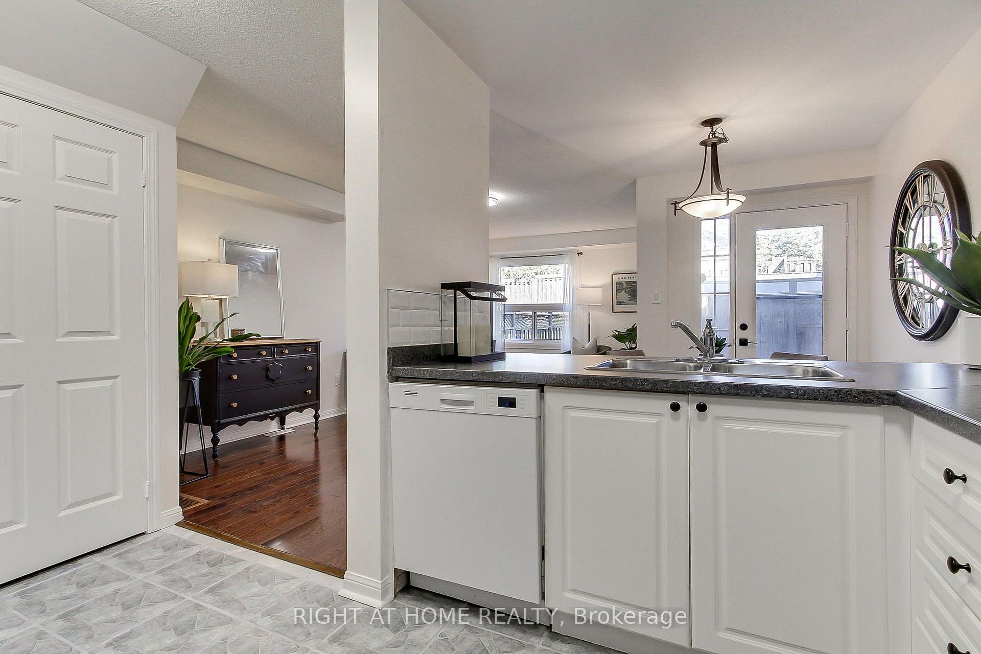 Photo 12 of 371 Ferndale Drive, Barrie, Ardagh — HOMEH