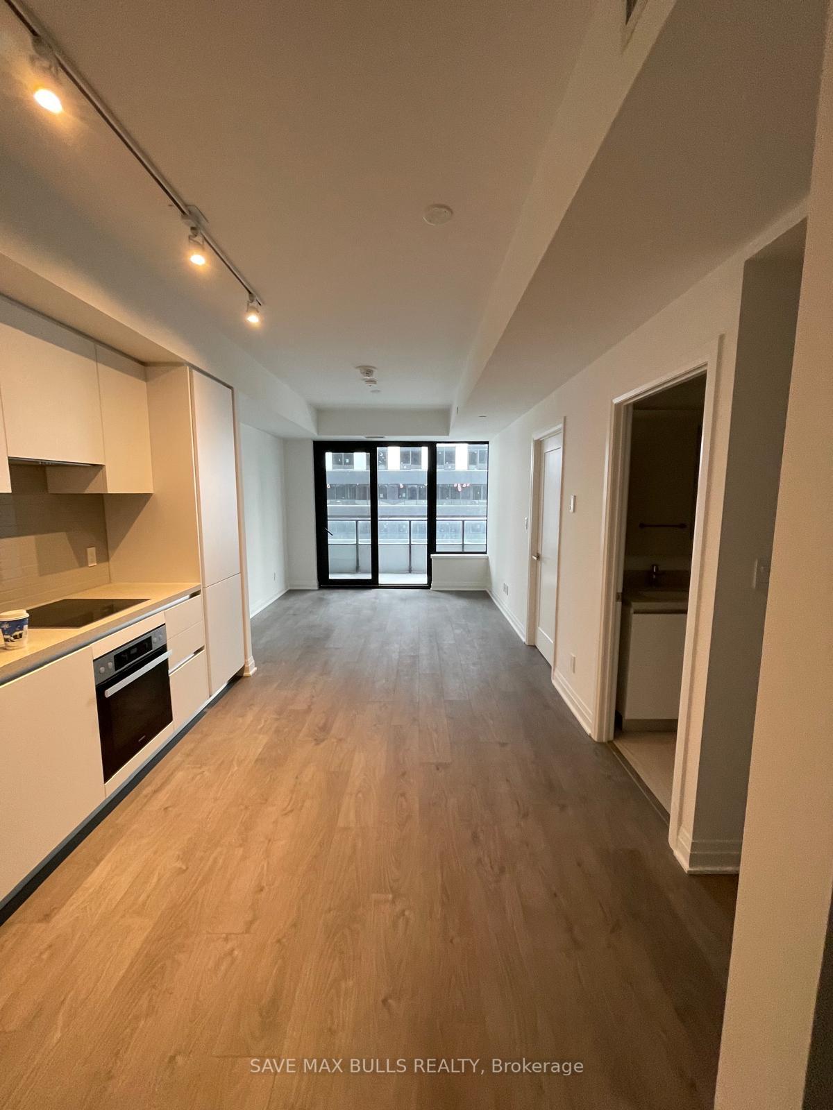 Photo 2 of Unit 1806, 4023 The Exchange, Mississauga, City Centre — HOMEH