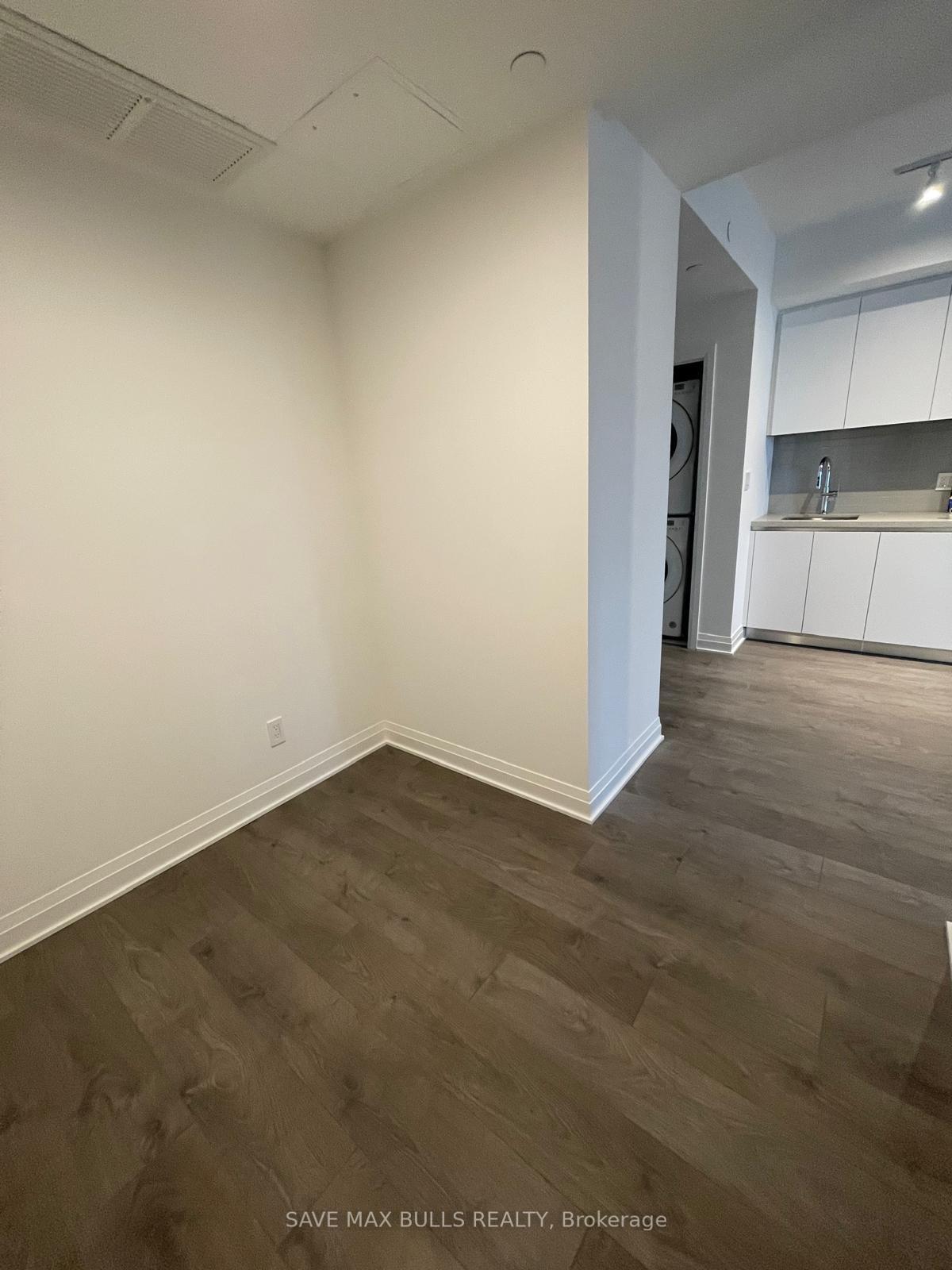 Photo 4 of Unit 1806, 4023 The Exchange, Mississauga, City Centre — HOMEH