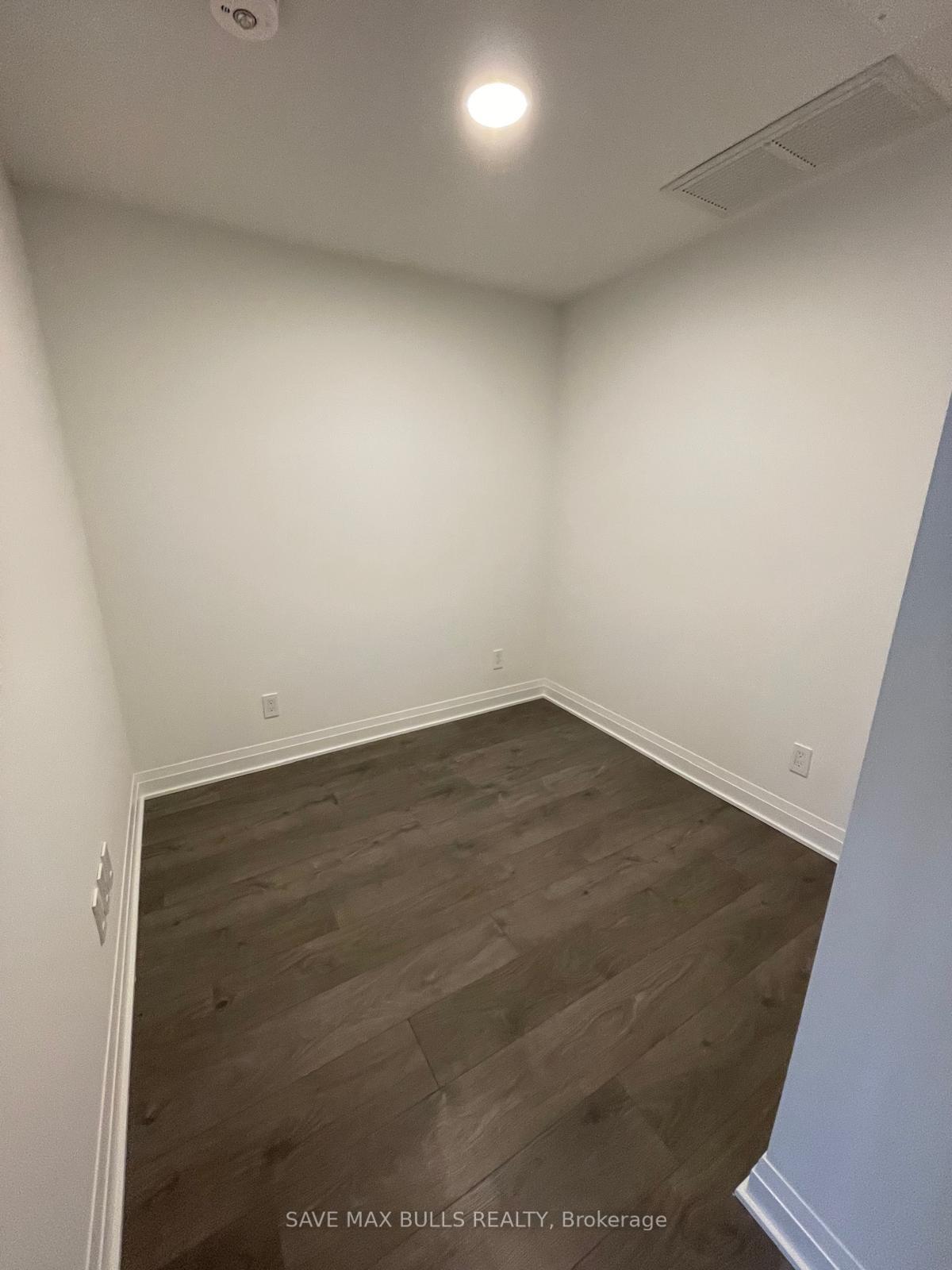 Photo 5 of Unit 1806, 4023 The Exchange, Mississauga, City Centre — HOMEH