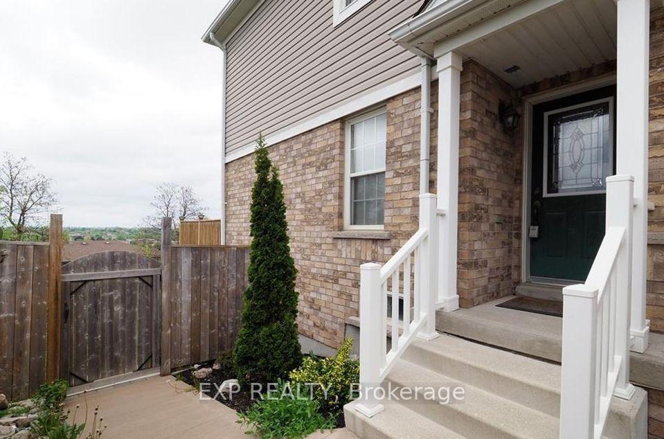 Photo 3 of 67 Bloomington Drive, Cambridge, Little's Corners — HOMEH