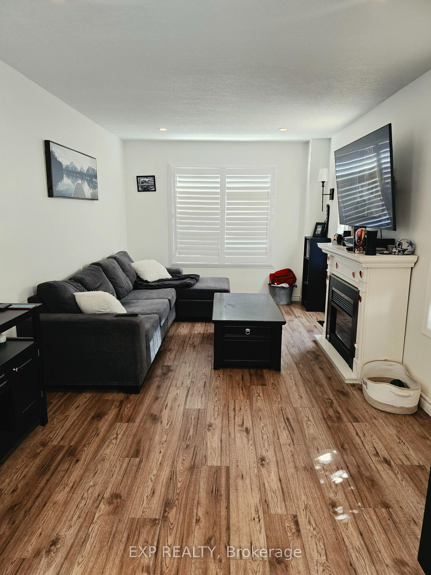 Photo 4 of 67 Bloomington Drive, Cambridge, Little's Corners — HOMEH