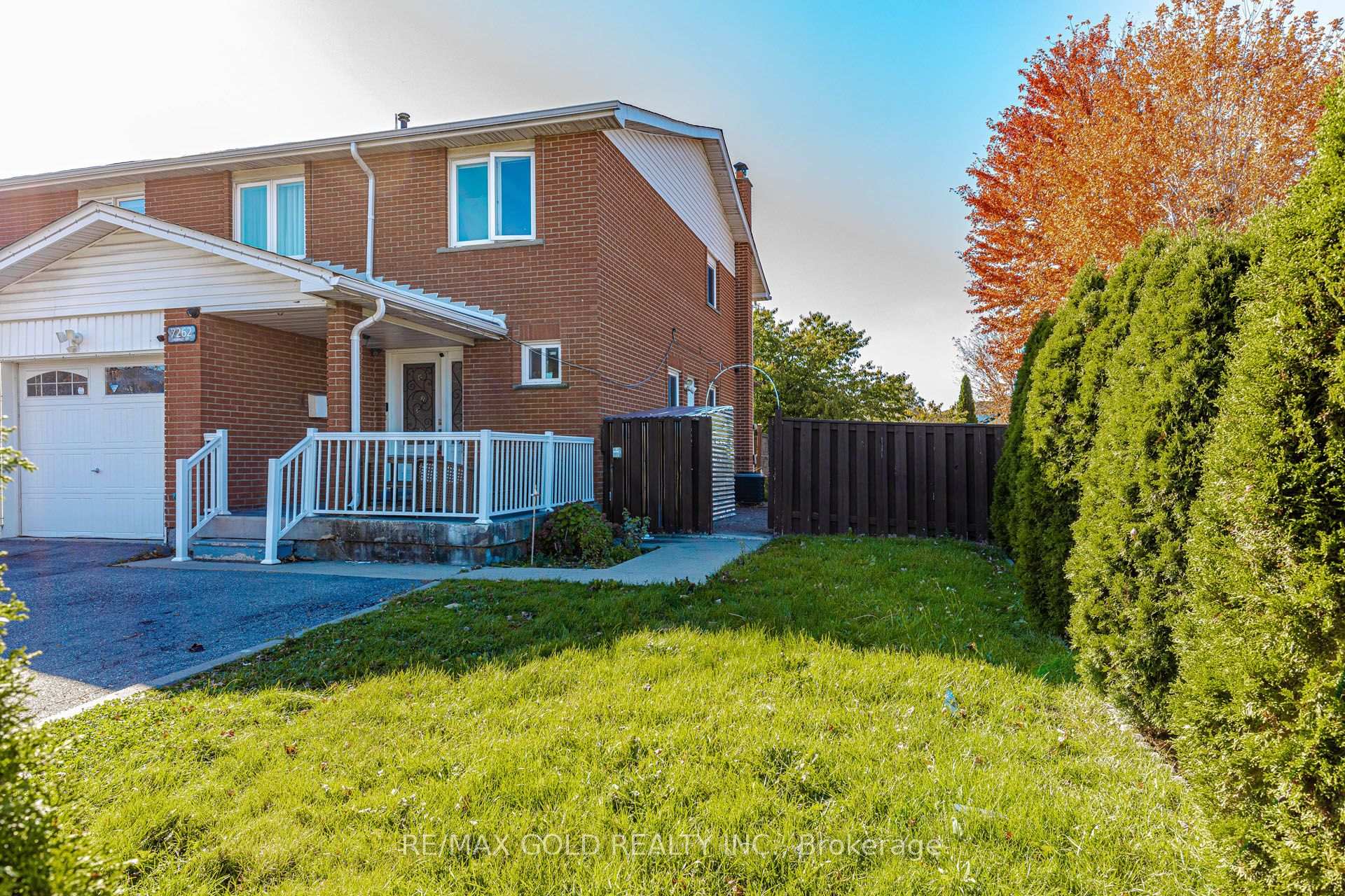 Photo 2 of 7262 Sigsbee Drive, Mississauga, Malton — HOMEH