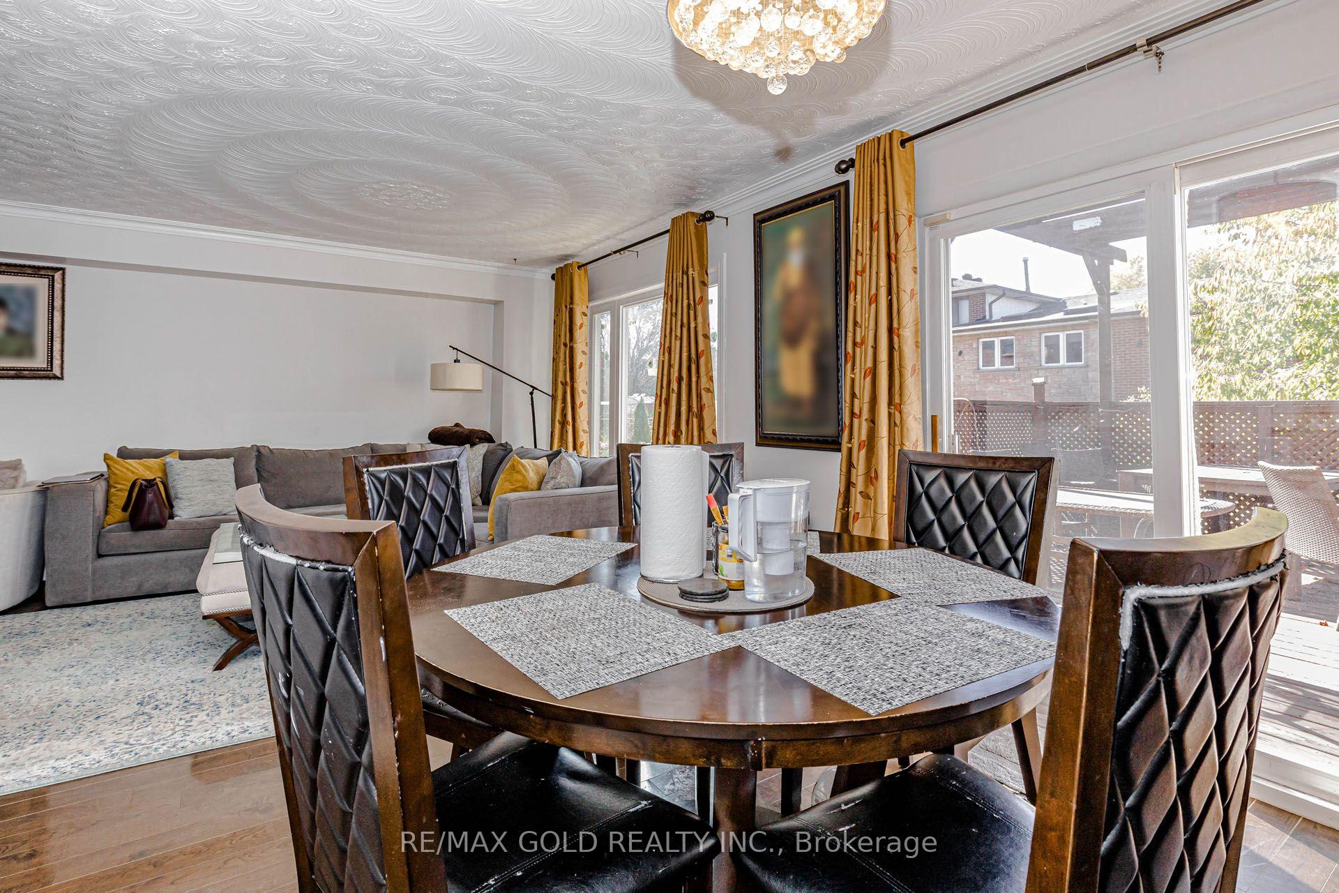 Photo 9 of 7262 Sigsbee Drive, Mississauga, Malton — HOMEH