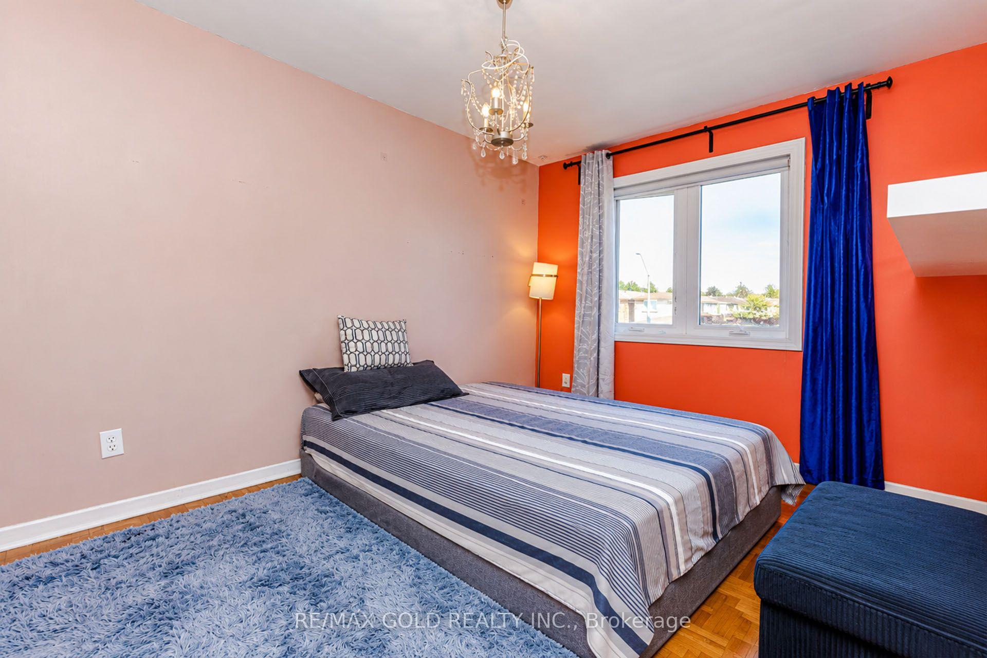Photo 21 of 7262 Sigsbee Drive, Mississauga, Malton — HOMEH