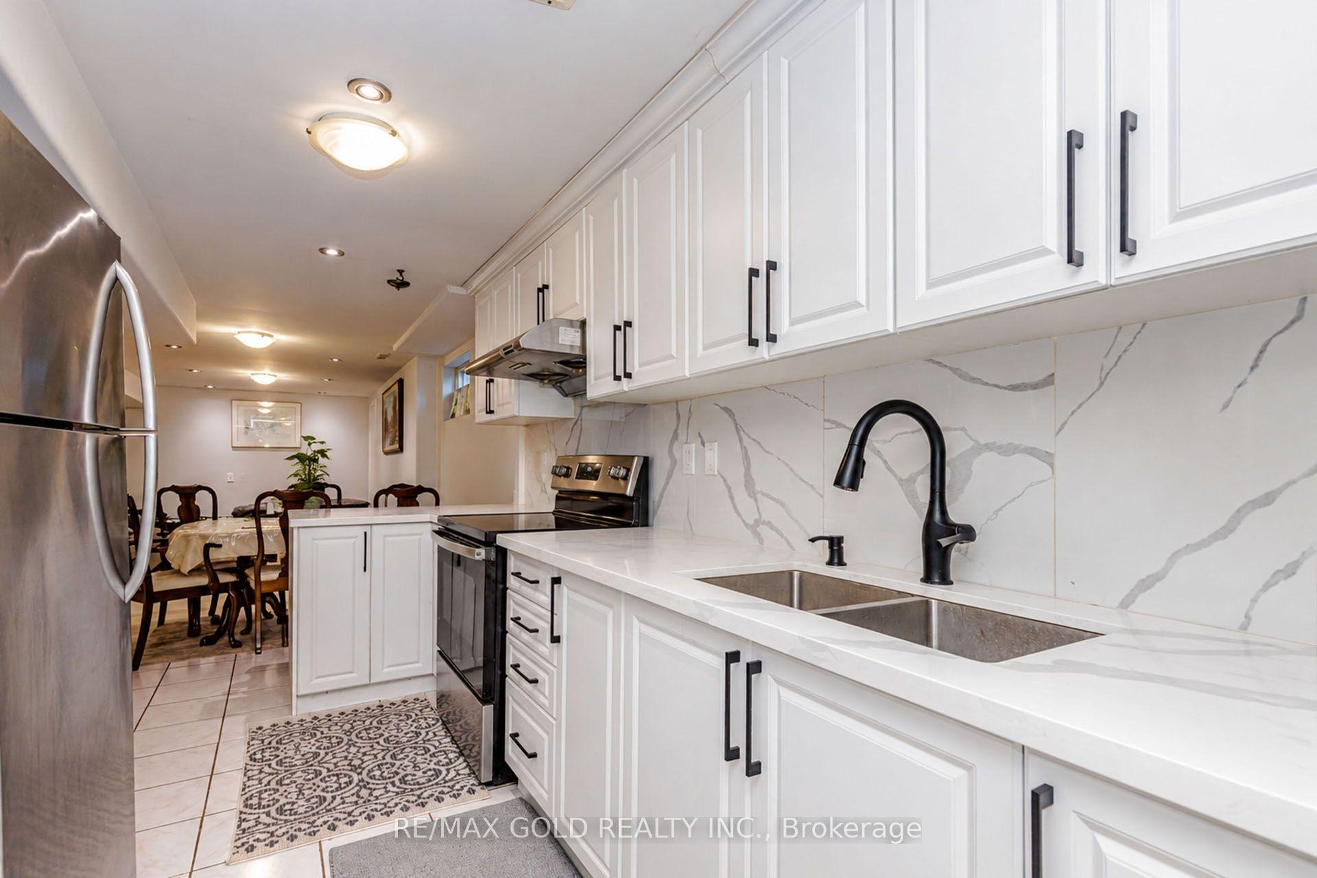 Photo 23 of 7262 Sigsbee Drive, Mississauga, Malton — HOMEH