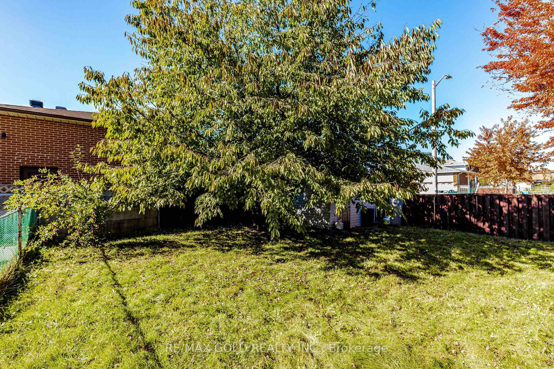Photo 31 of 7262 Sigsbee Drive, Mississauga, Malton — HOMEH
