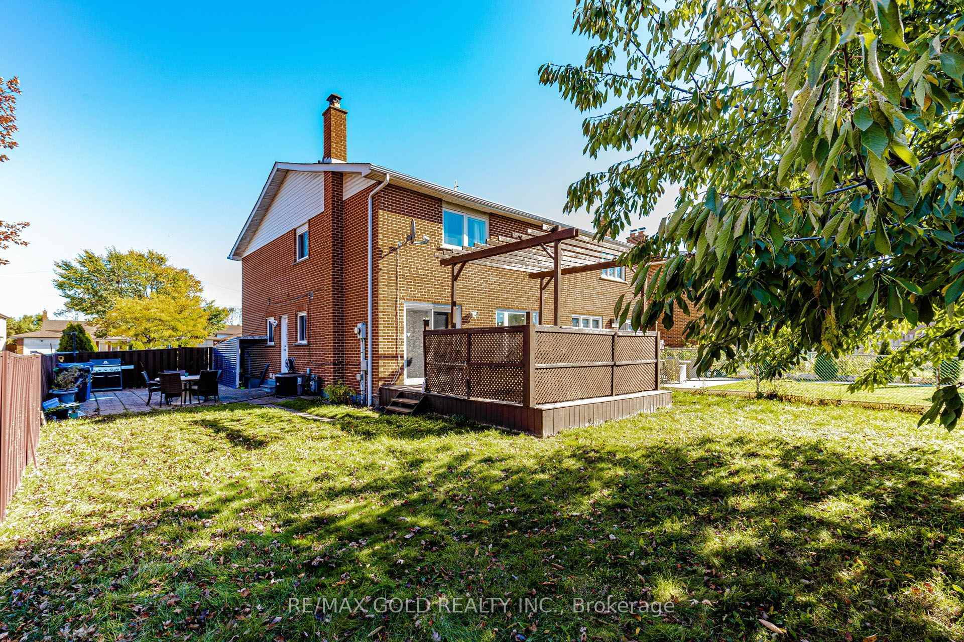 Photo 33 of 7262 Sigsbee Drive, Mississauga, Malton — HOMEH