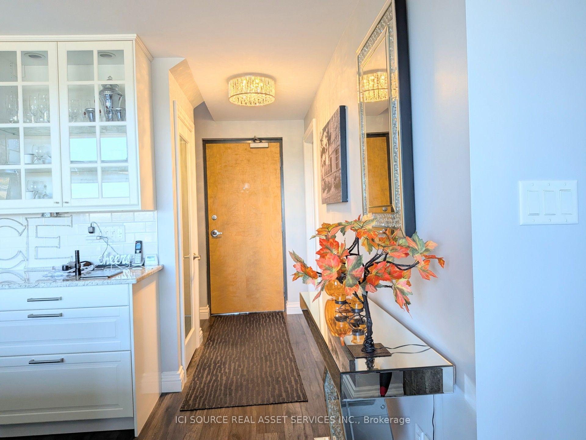Photo 6 of Unit 404, 2175 Wyandotte Street E, Windsor — HOMEH