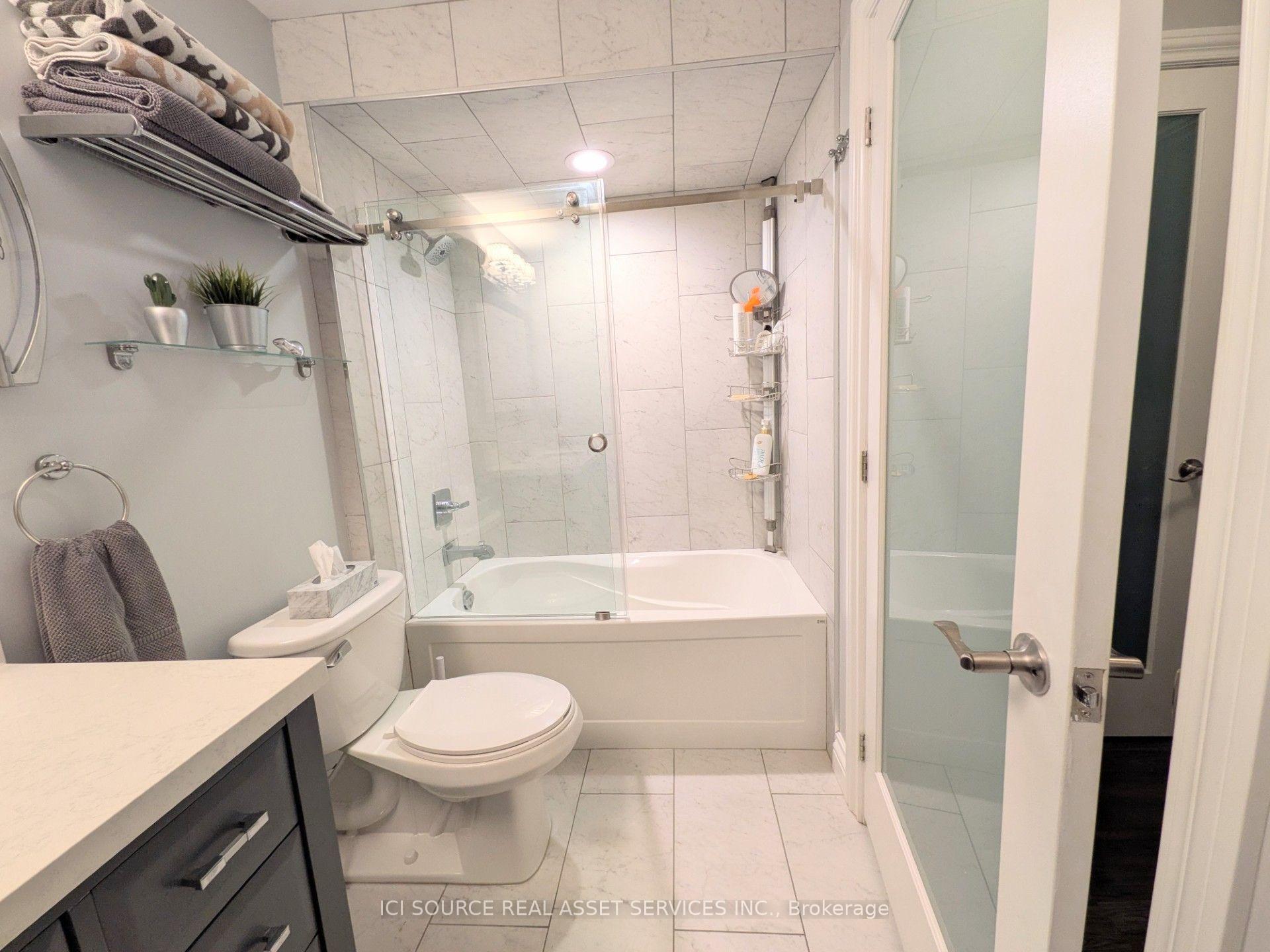 Photo 18 of Unit 404, 2175 Wyandotte Street E, Windsor — HOMEH