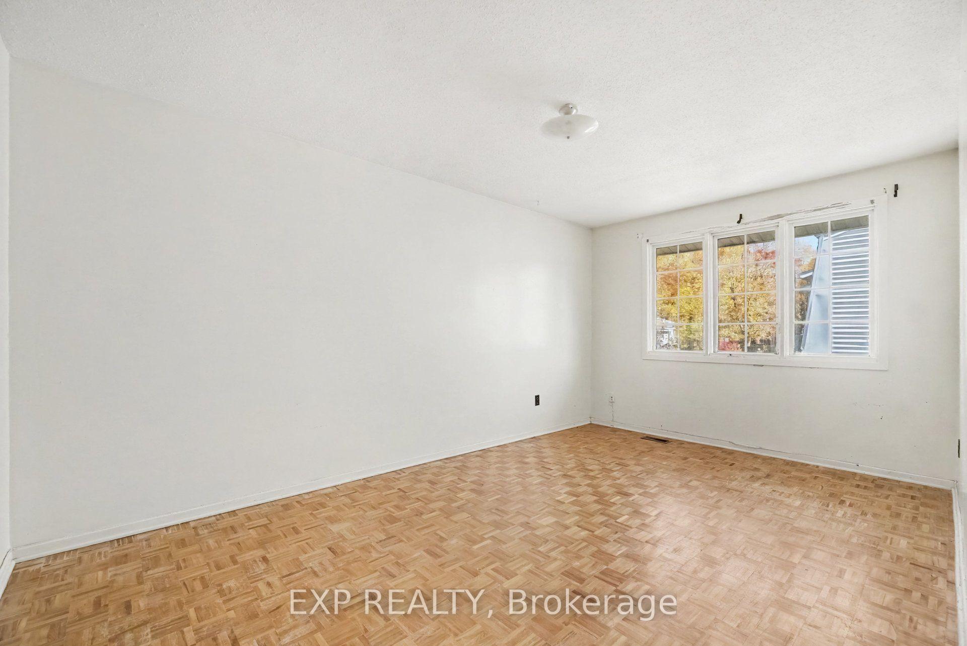 Photo 4 of Unit 20, 2300 Ogilvie Road, Ottawa, Beaconwood — HOMEH
