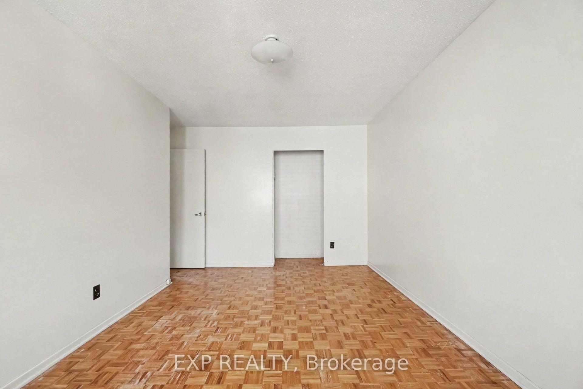 Photo 5 of Unit 20, 2300 Ogilvie Road, Ottawa, Beaconwood — HOMEH
