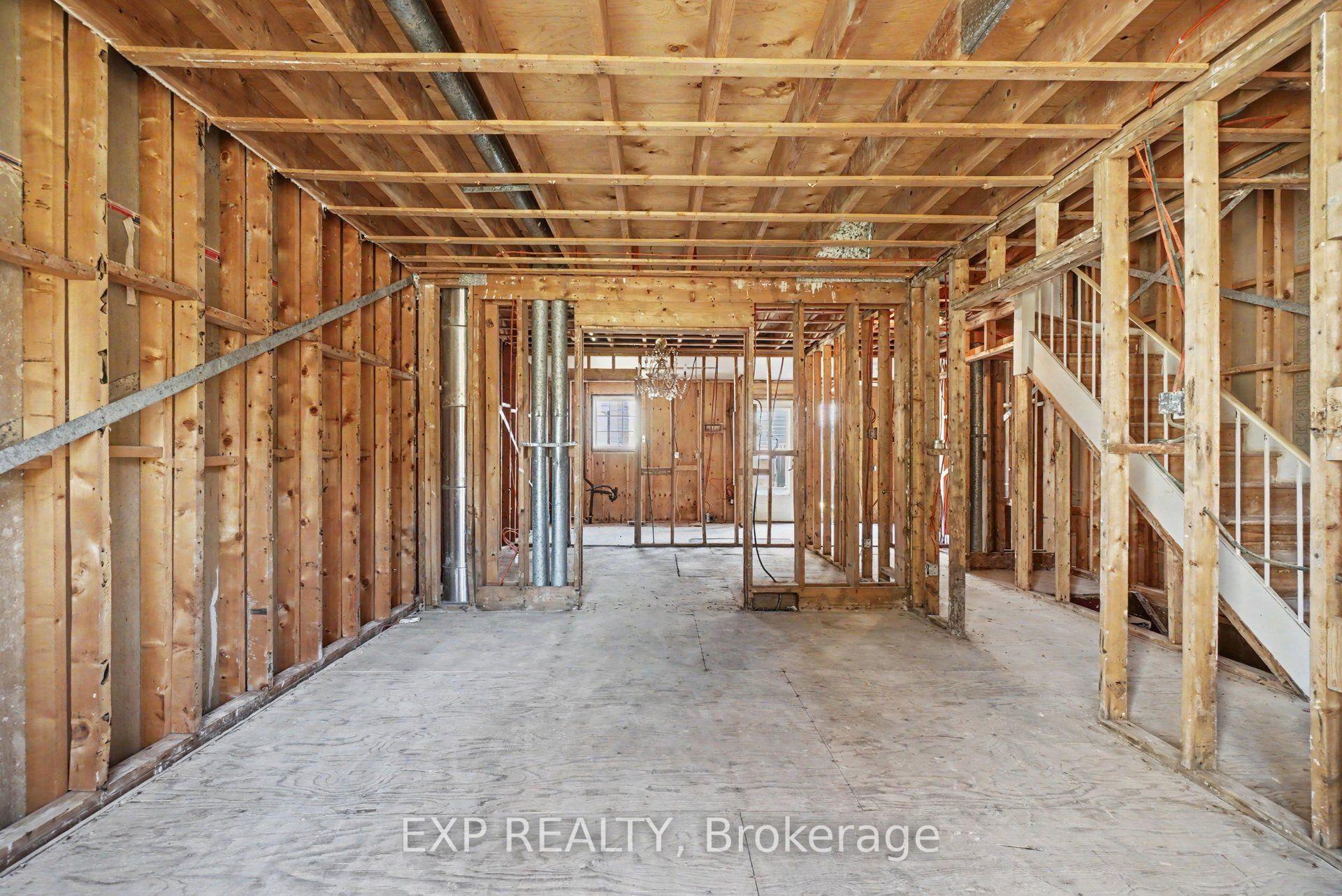 Photo 9 of Unit 20, 2300 Ogilvie Road, Ottawa, Beaconwood — HOMEH