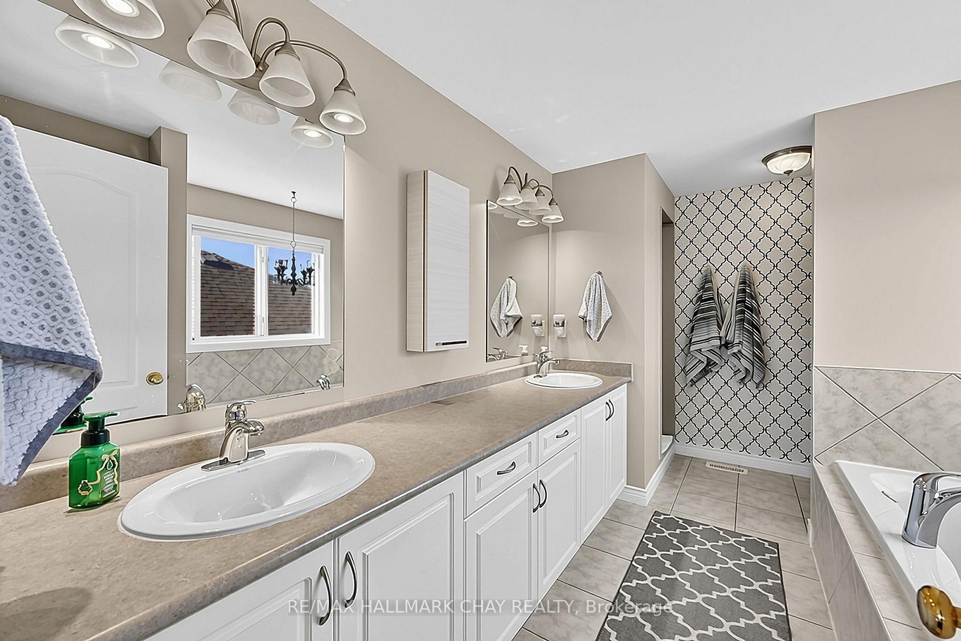 Photo 23 of 2 Shephard Avenue, New Tecumseth, Alliston — HOMEH