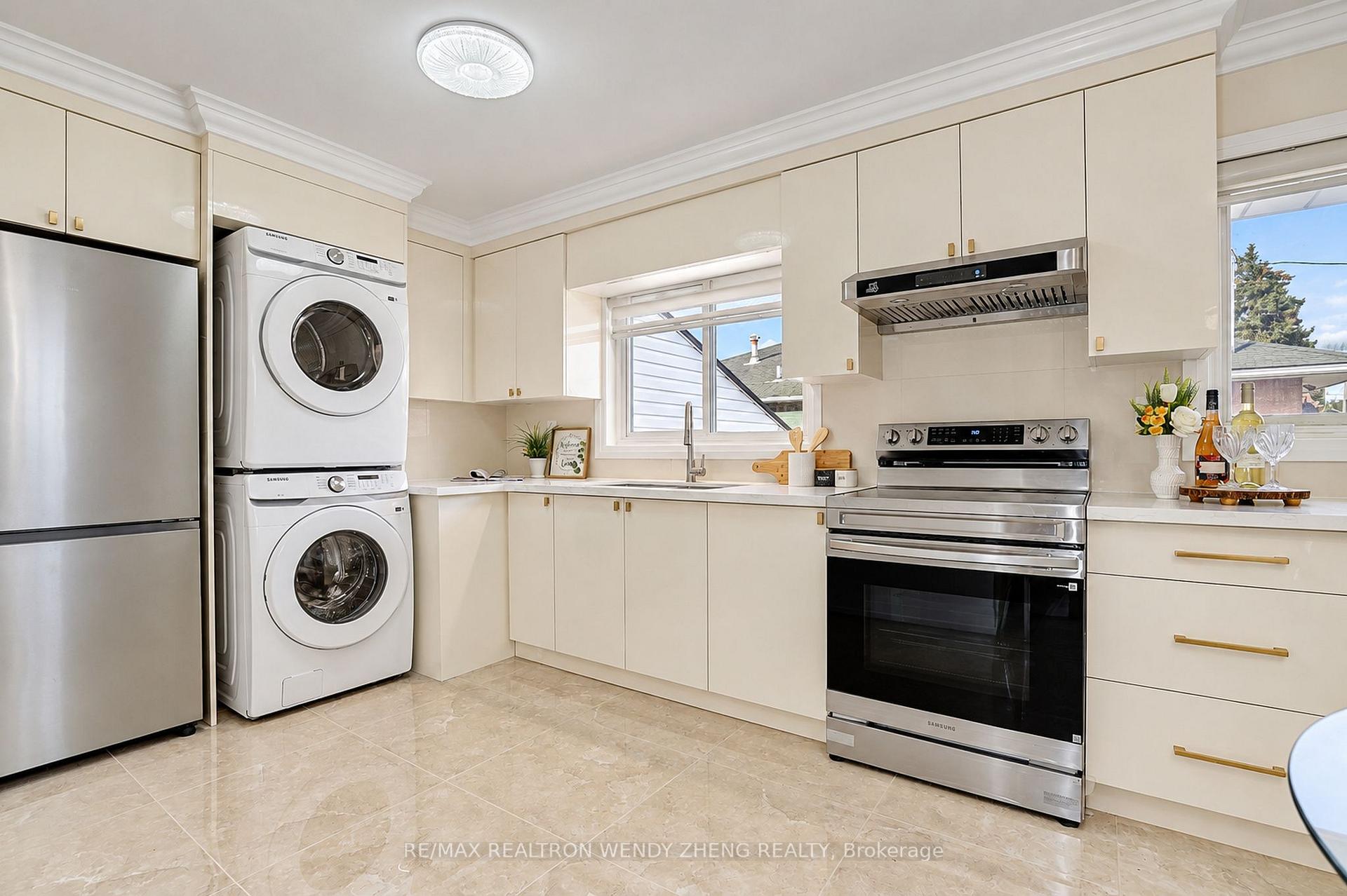 Photo 13 of 4 Amethyst Road, Scarborough, Tam O'Shanter-Sullivan — HOMEH