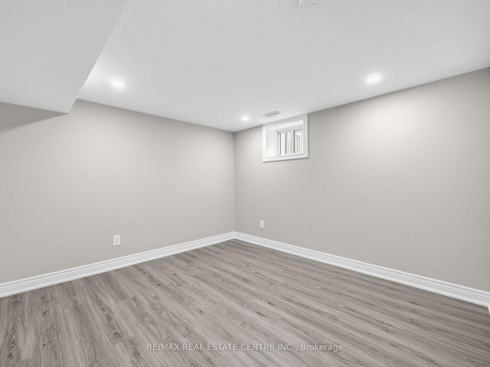 Photo 12 of 14 Flora Drive, Scarborough, Dorset Park — HOMEH