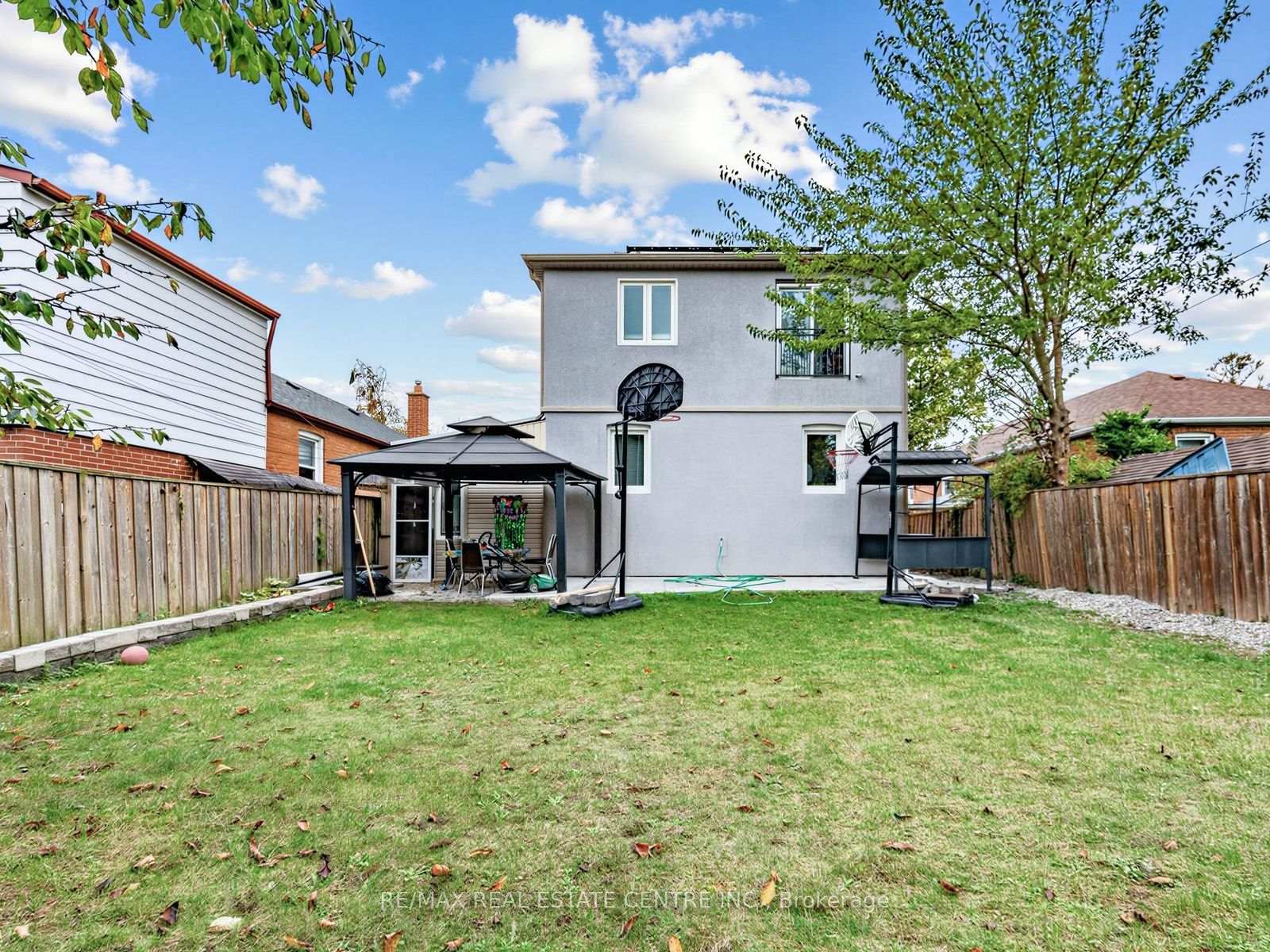 Photo 19 of 14 Flora Drive, Scarborough, Dorset Park — HOMEH